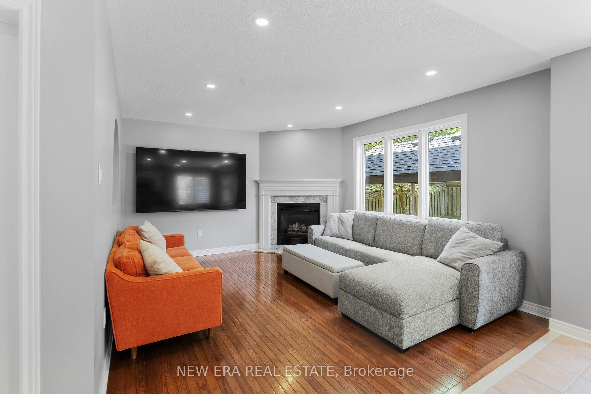 Photo 10 of 2855 Duncairn Drive, Mississauga, Central Erin Mills — HOMEH