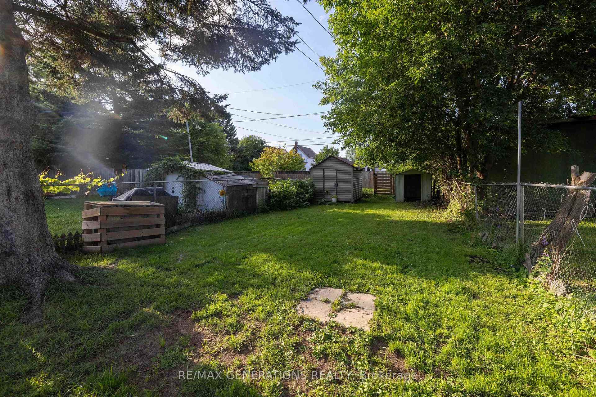 Photo 12 of 201 Cumming Street, Thunder Bay, East End — HOMEH