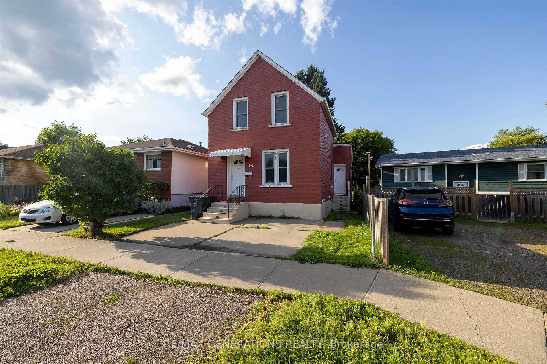 Photo 15 of 201 Cumming Street, Thunder Bay, East End — HOMEH