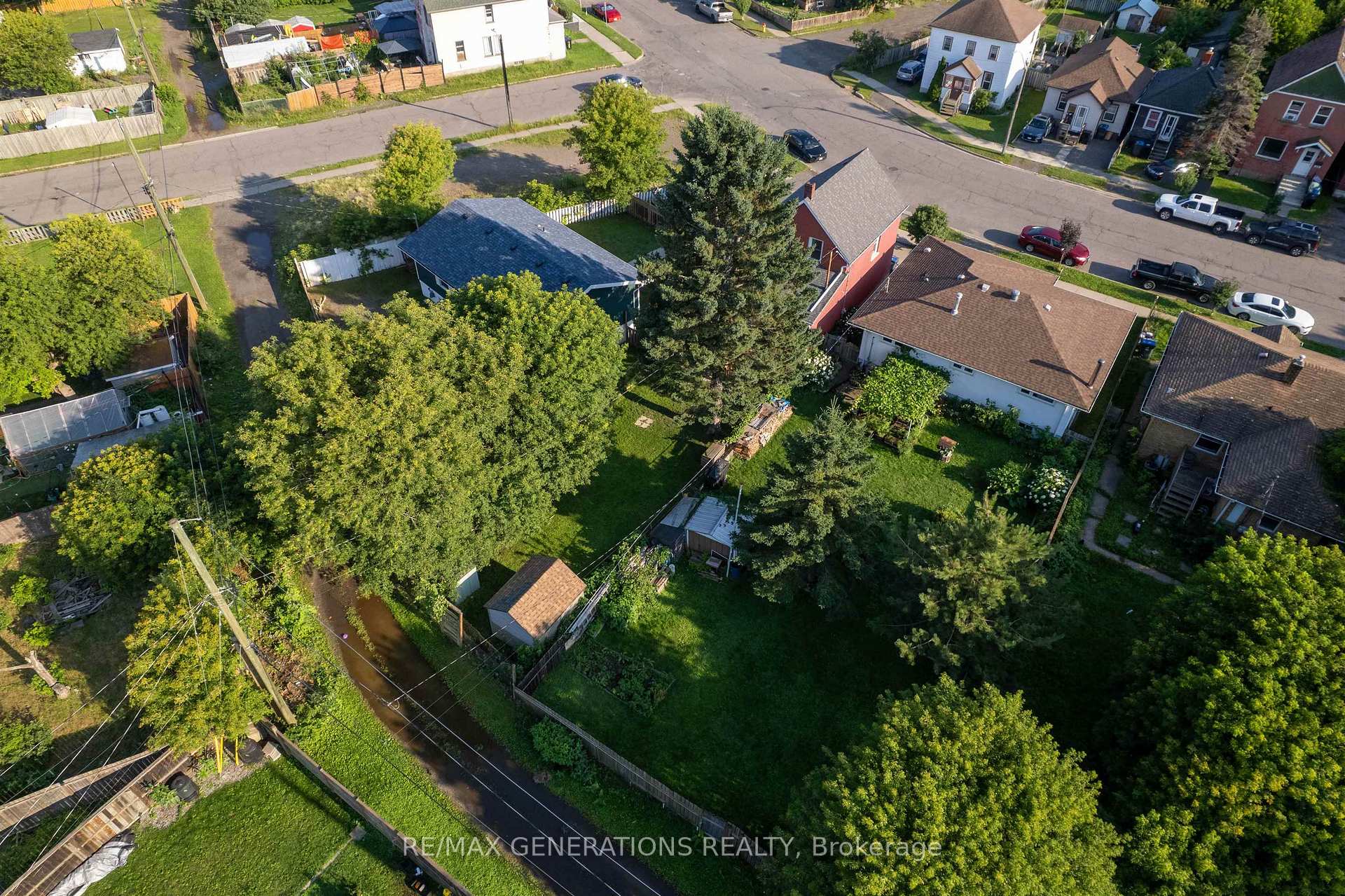Photo 18 of 201 Cumming Street, Thunder Bay, East End — HOMEH