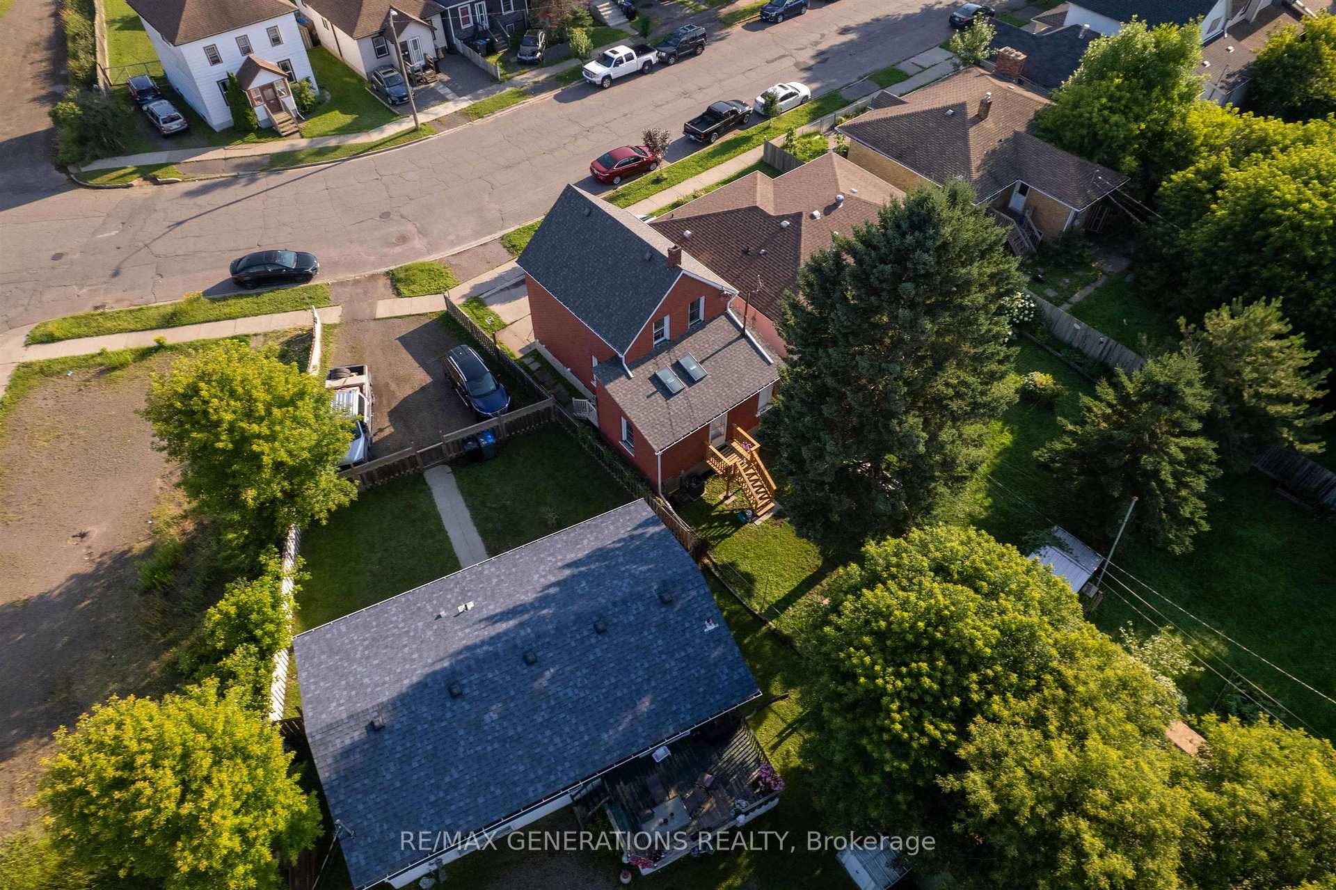 Photo 19 of 201 Cumming Street, Thunder Bay, East End — HOMEH