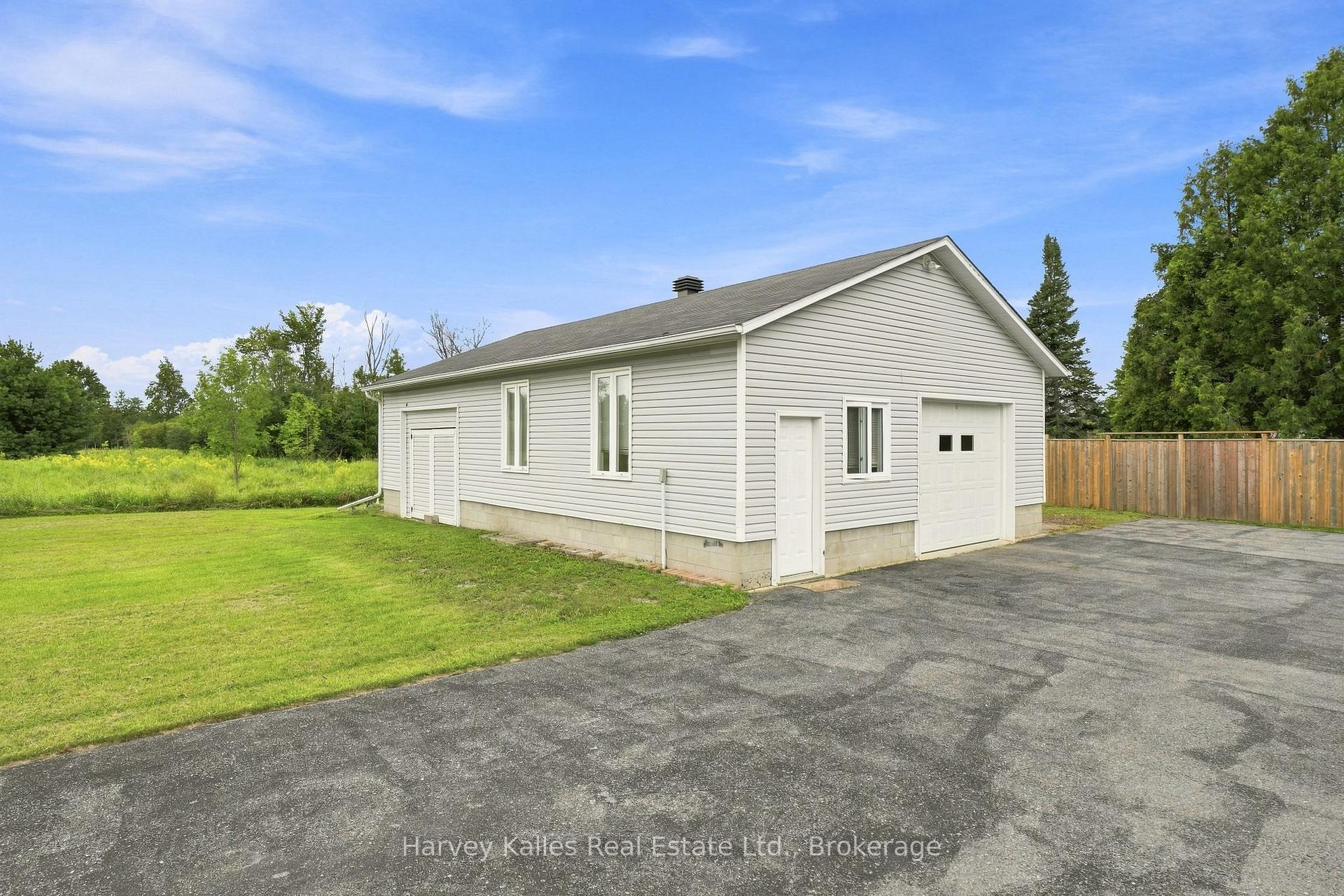 Photo 37 of 56 Golf Course Rd, Rideau Lakes, Rideau Lakes (North Crosby) Twp — HOMEH