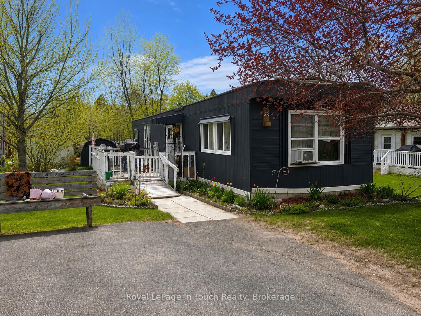 Photo 1 of 38 Northland Road, Midland — HOMEH