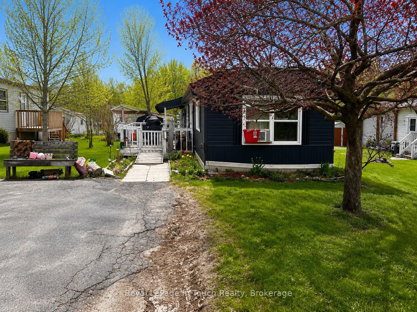 Photo 3 of 38 Northland Road, Midland — HOMEH