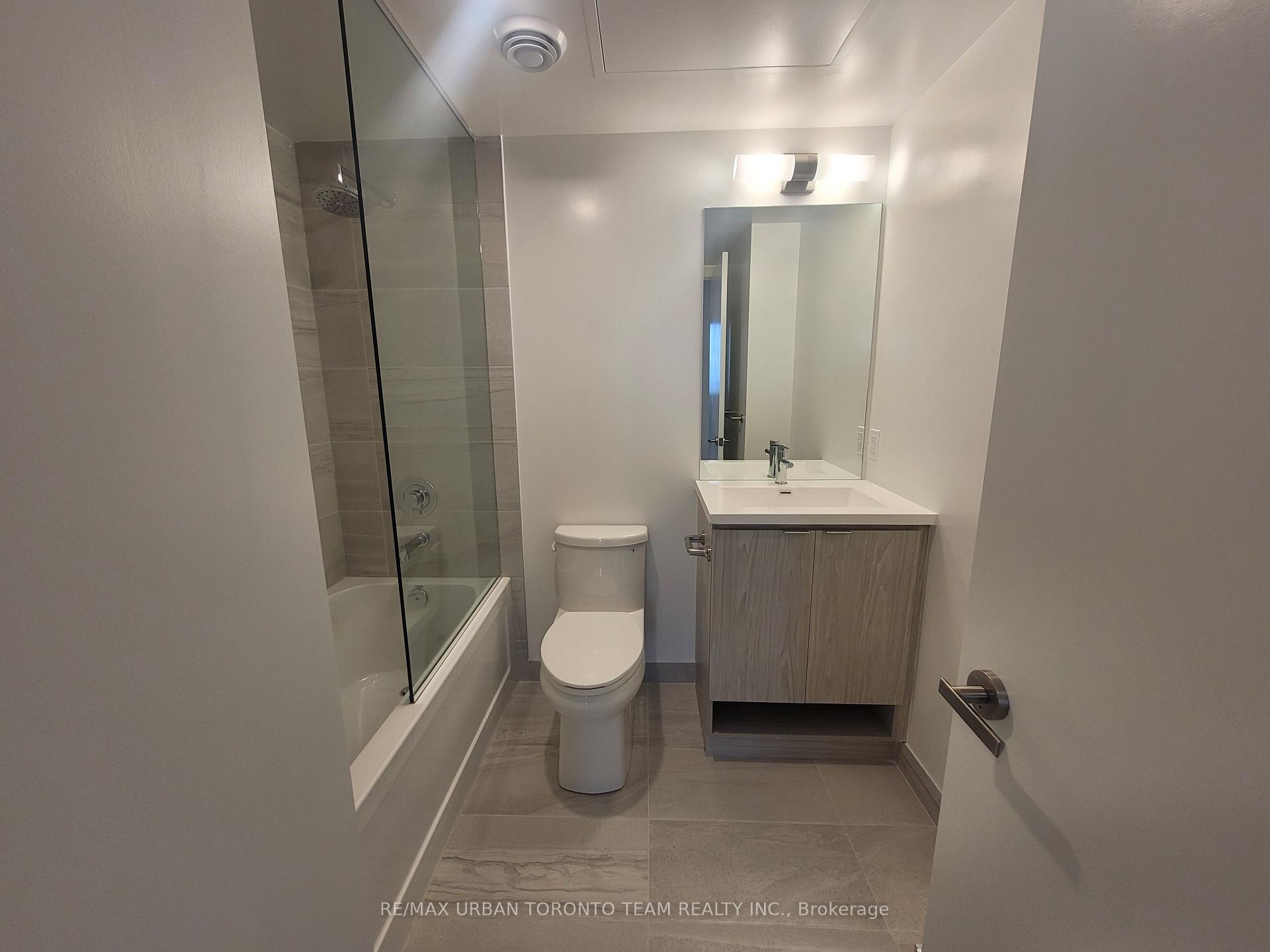 Photo 11 of Unit 4508, 55 Cooper Street, Toronto, Waterfront Communities — HOMEH