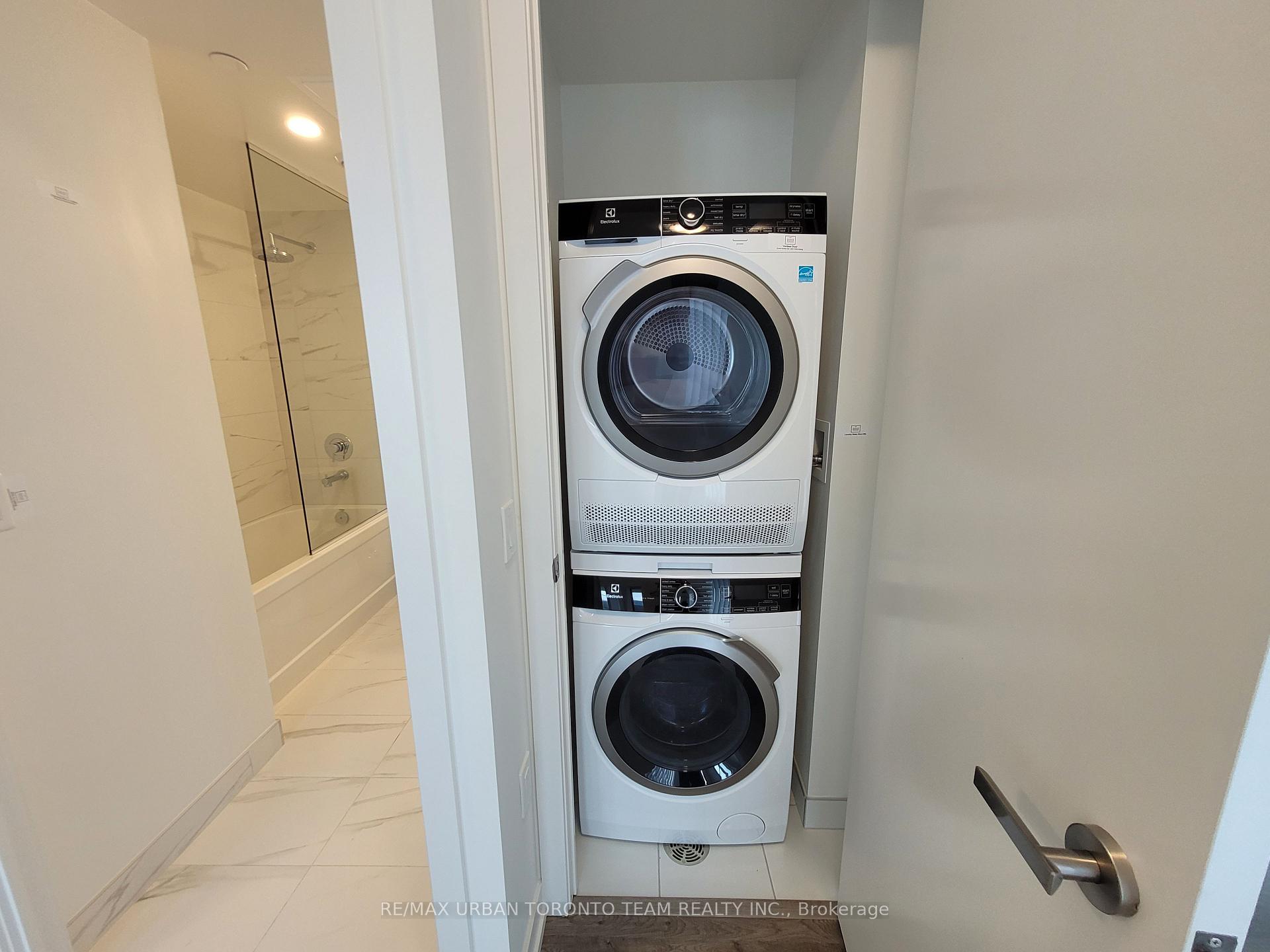 Photo 13 of Unit 4508, 55 Cooper Street, Toronto, Waterfront Communities — HOMEH