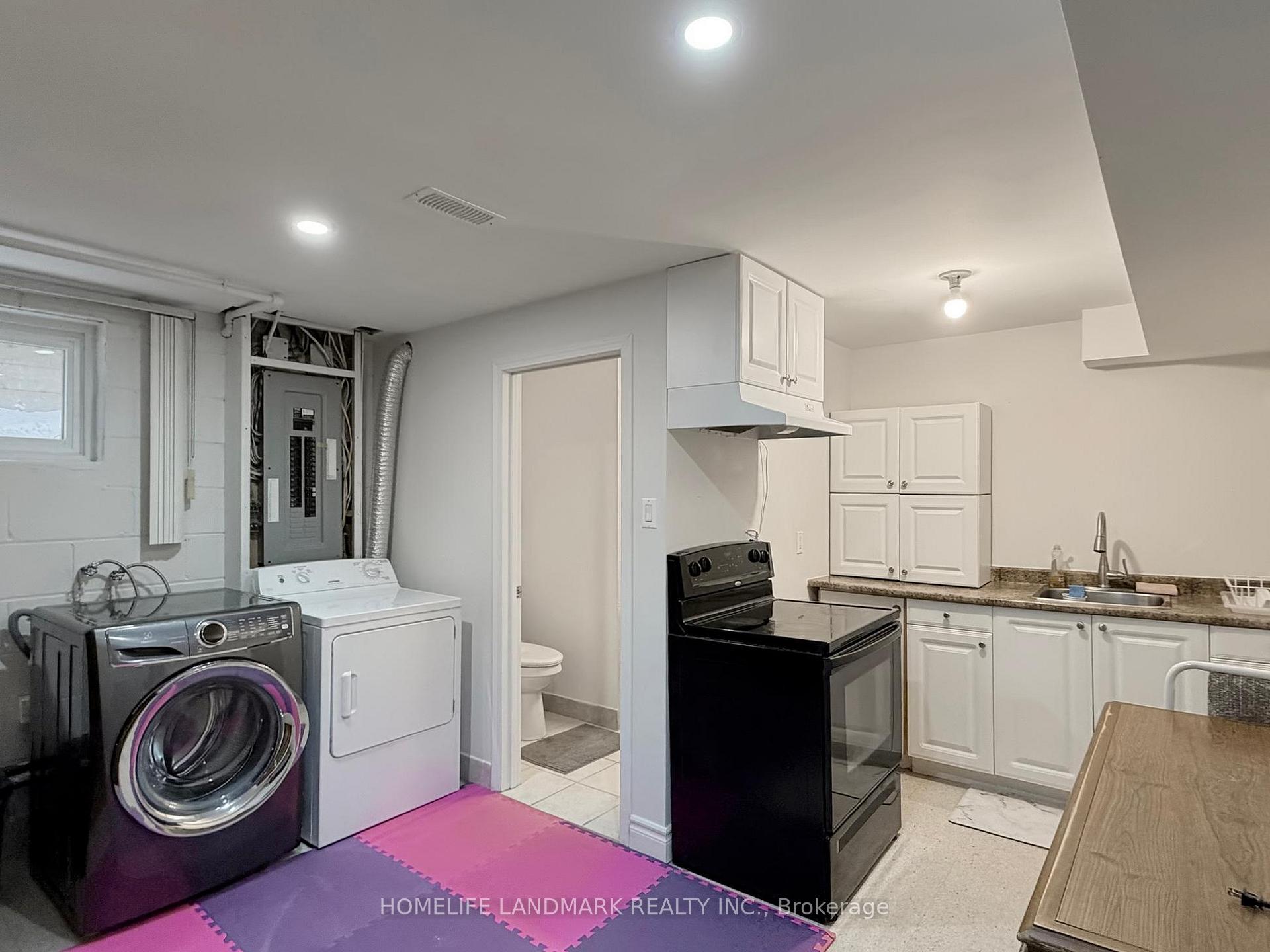 Photo 34 of 50 Bruce Farm Drive, North York, Bayview Woods-Steeles — HOMEH