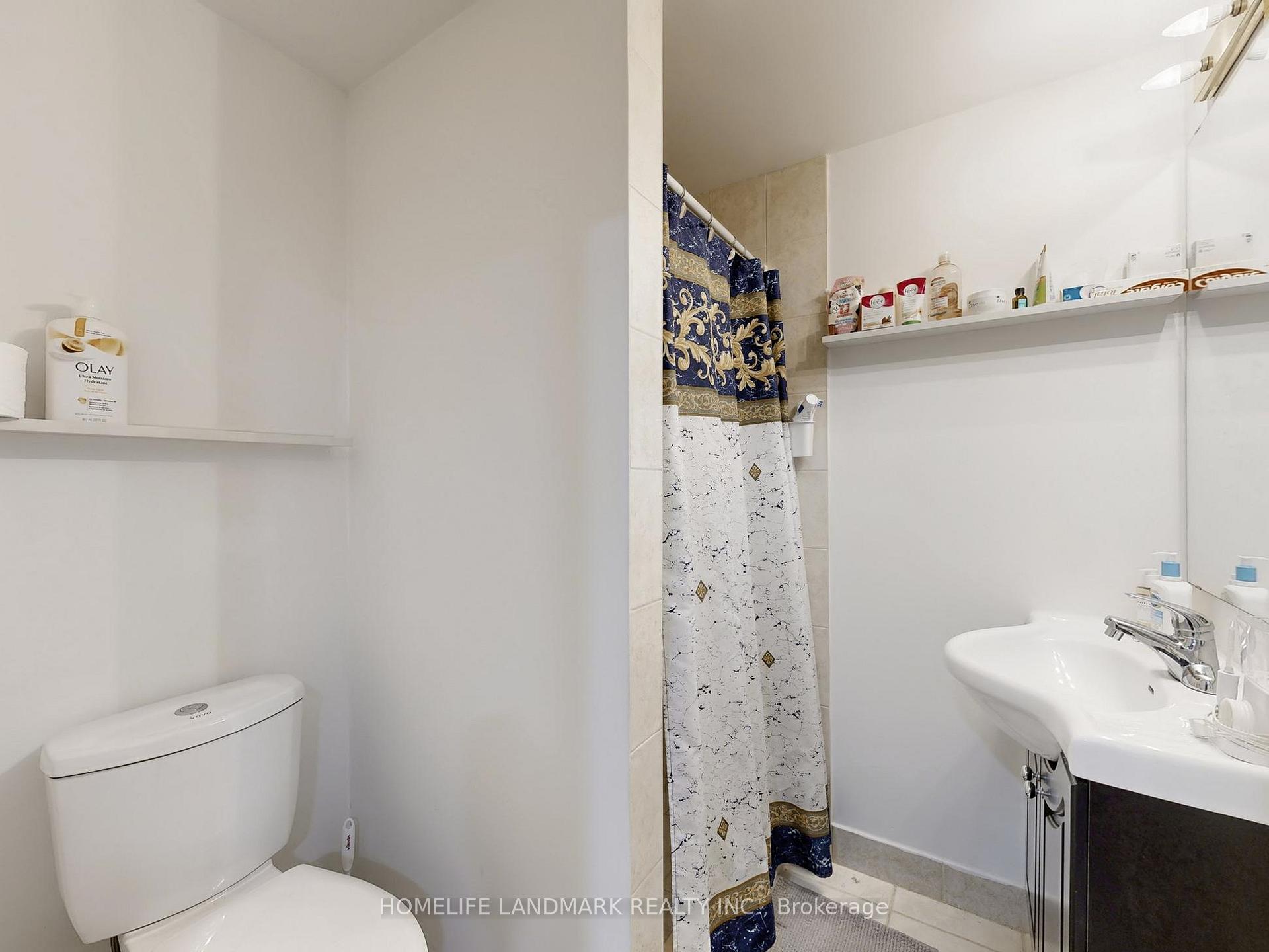 Photo 37 of 50 Bruce Farm Drive, North York, Bayview Woods-Steeles — HOMEH