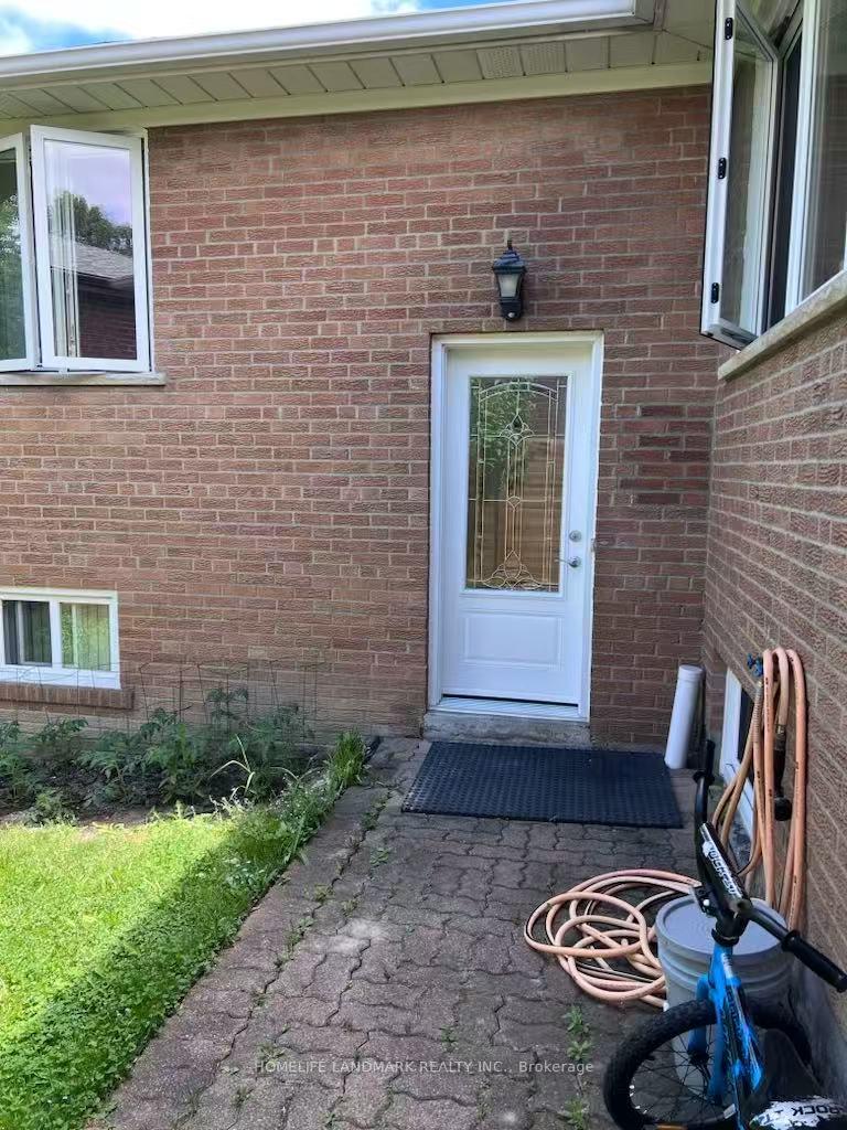 Photo 39 of 50 Bruce Farm Drive, North York, Bayview Woods-Steeles — HOMEH