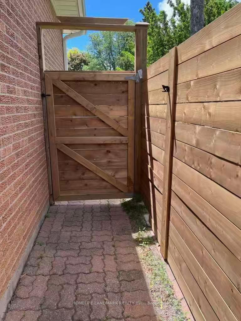 Photo 41 of 50 Bruce Farm Drive, North York, Bayview Woods-Steeles — HOMEH