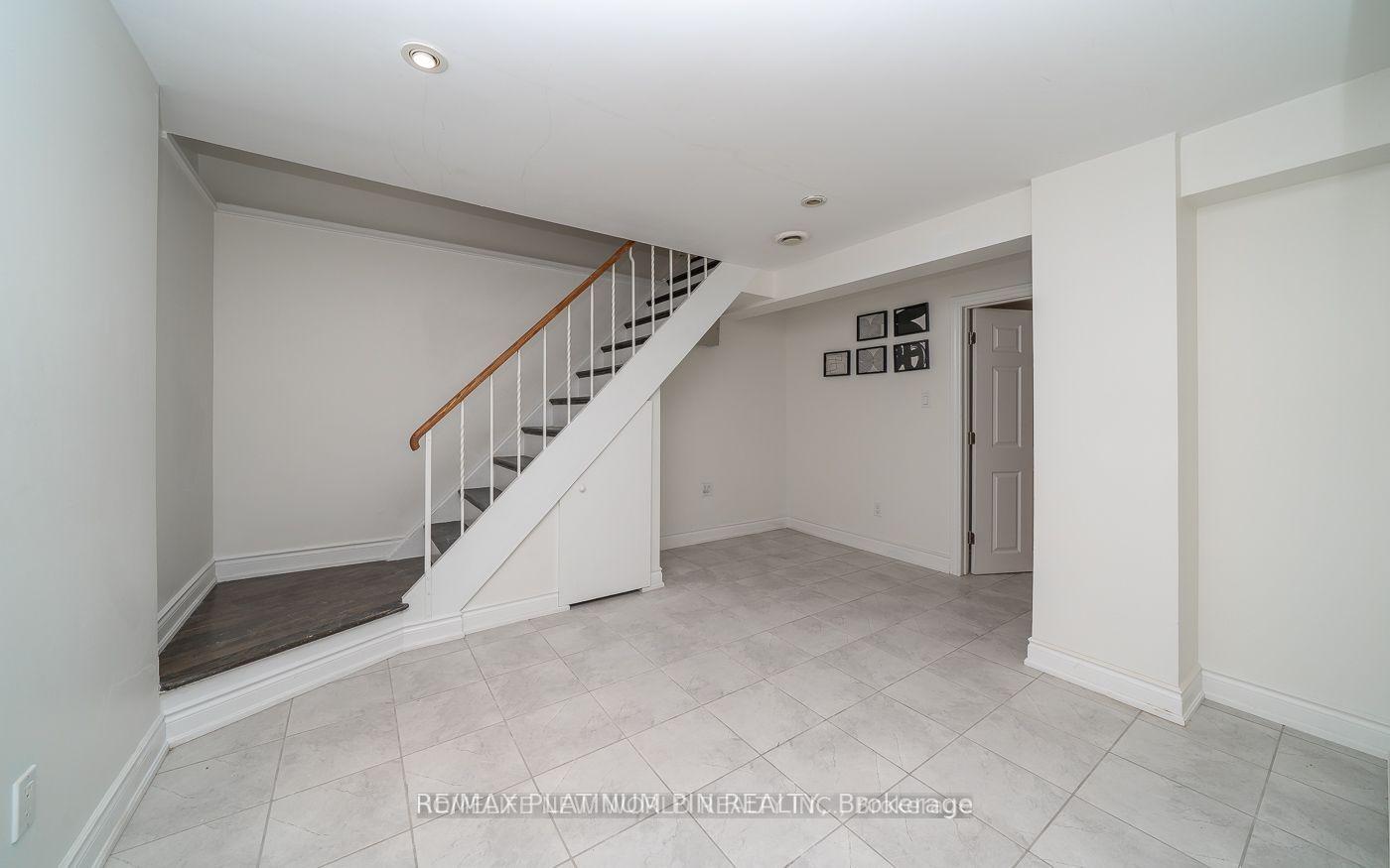 Photo 2 of Unit Bsmt, 61 Snowcrest Crescent, North York, Bayview Woods-Steeles — HOMEH