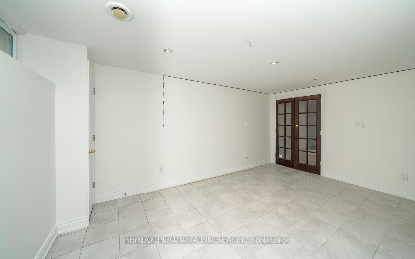 Photo 6 of Unit Bsmt, 61 Snowcrest Crescent, North York, Bayview Woods-Steeles — HOMEH