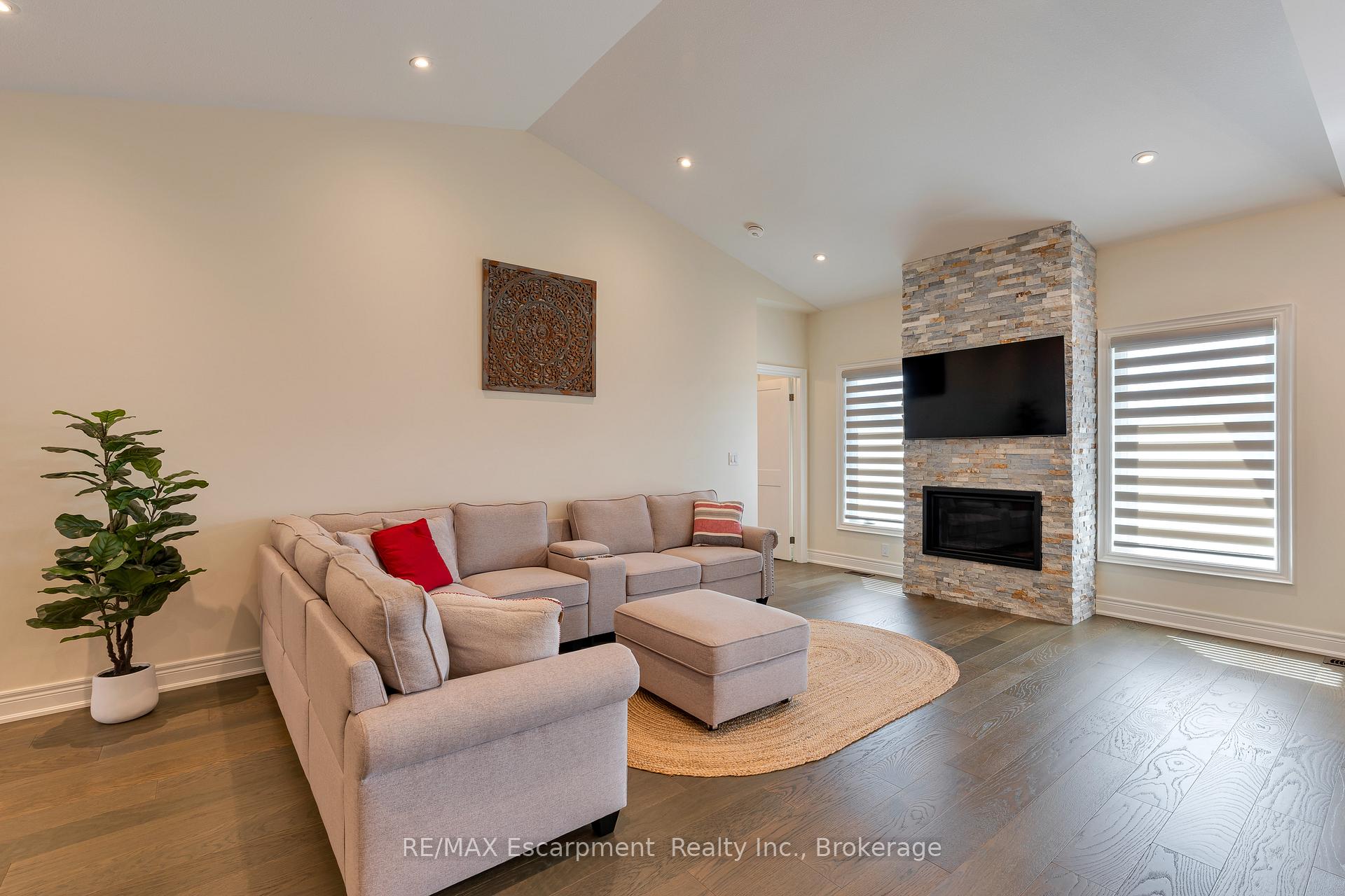 Photo 7 of Unit 50, 154 Port Robinson Road, Pelham, Fonthill — HOMEH