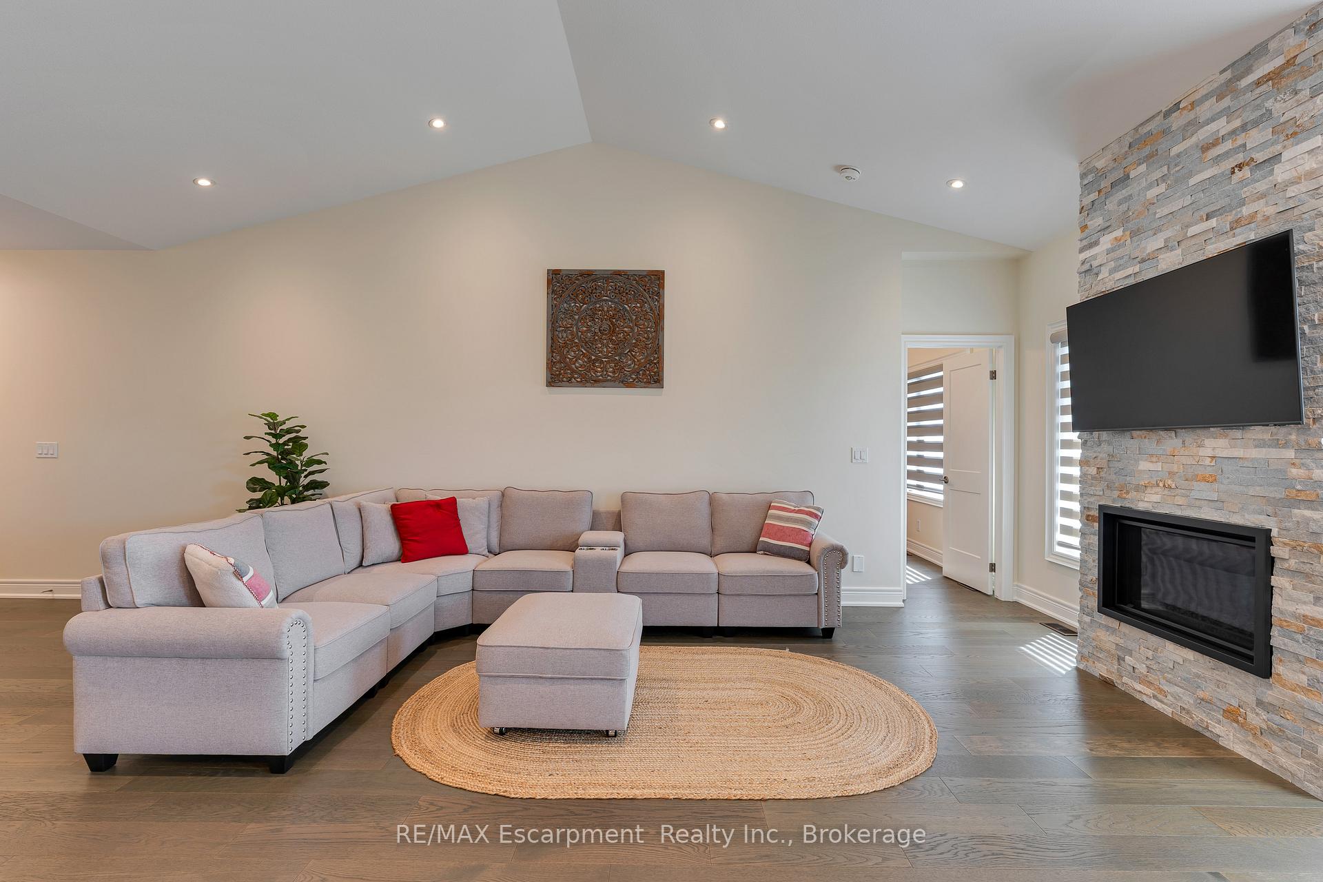 Photo 11 of Unit 50, 154 Port Robinson Road, Pelham, Fonthill — HOMEH