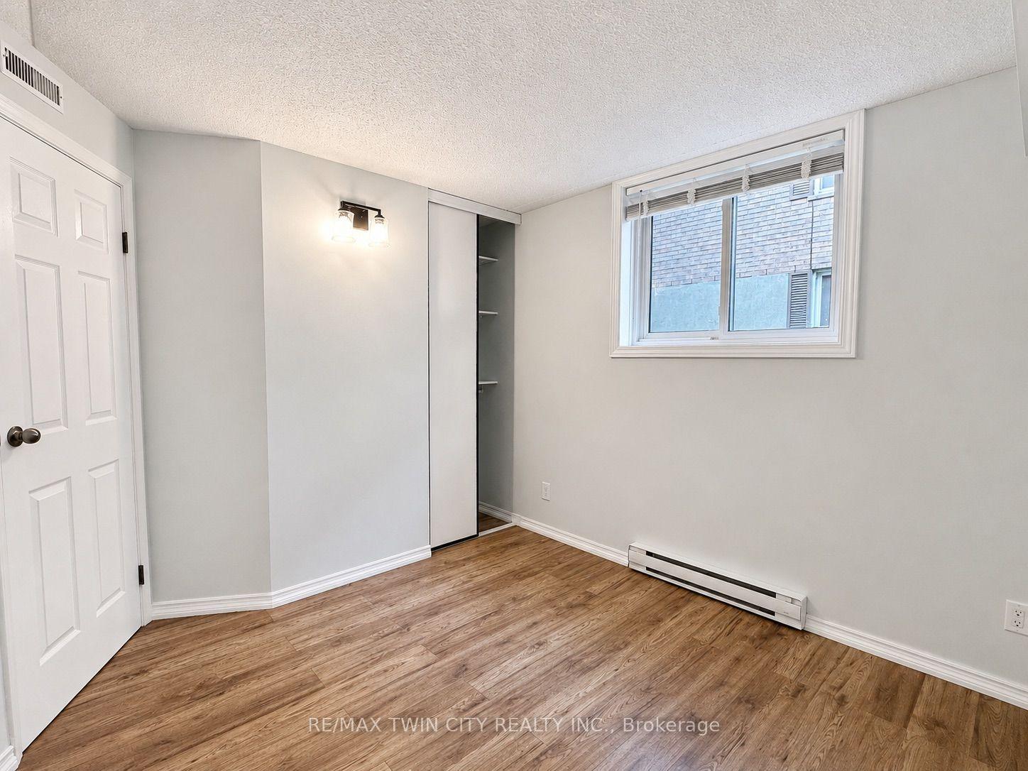 Photo 11 of Unit 402, 266 Overlea Drive, Kitchener, Victoria Hills — HOMEH