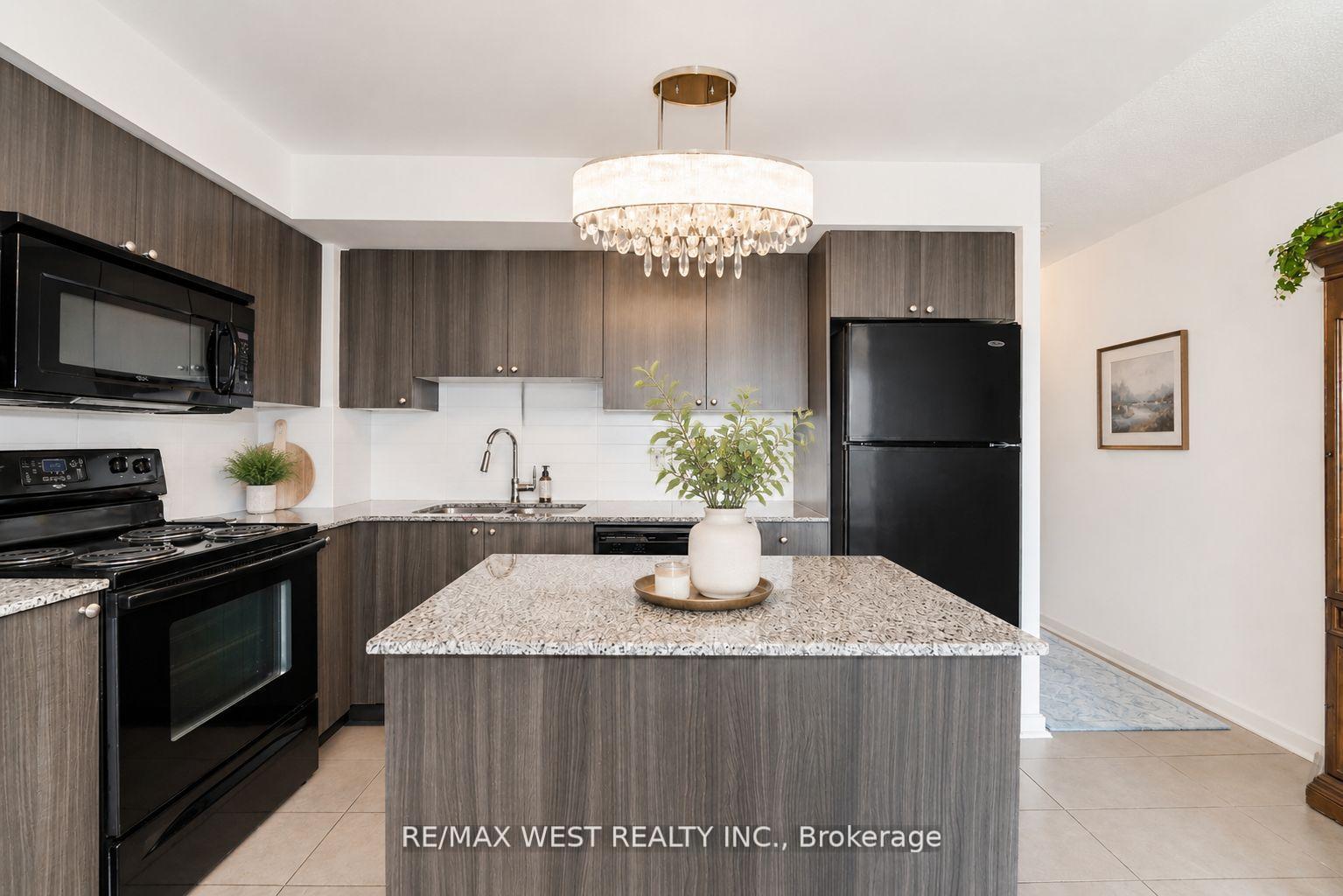 Photo 4 of Unit 1116, 1235 Bayly Street, Pickering, Bay Ridges — HOMEH