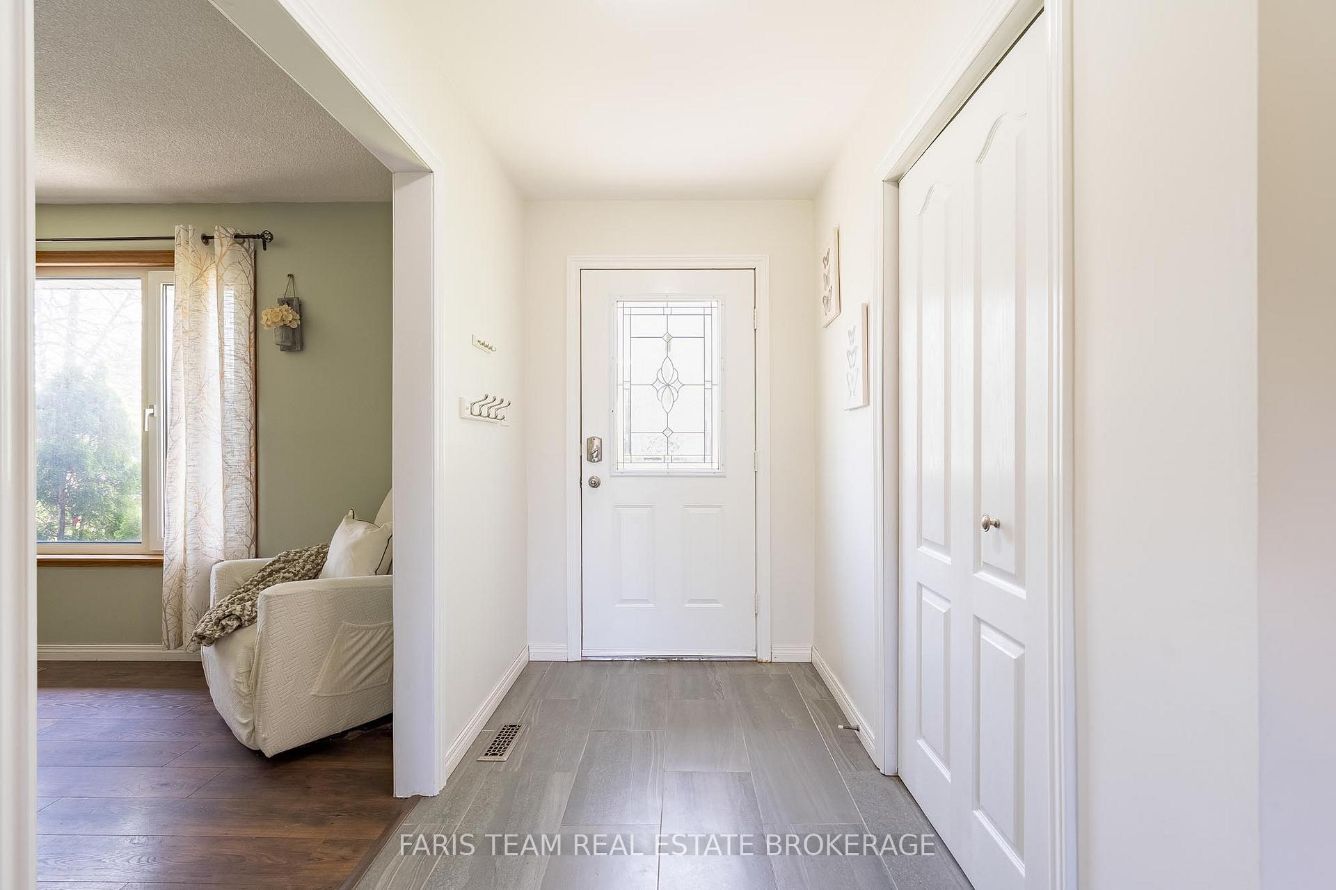 Photo 9 of 201 Parkside Crescent, Innisfil, Stroud — HOMEH