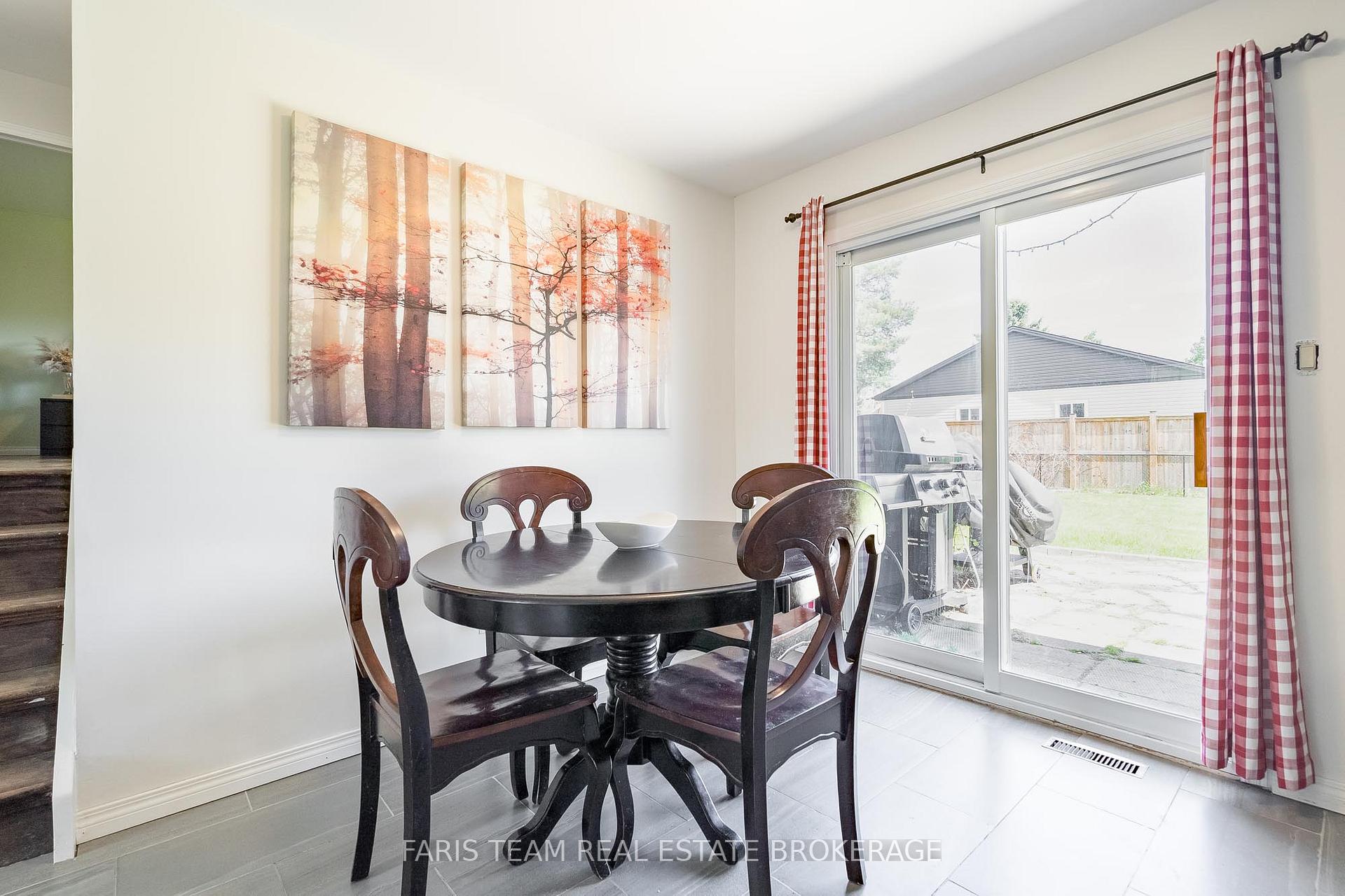 Photo 17 of 201 Parkside Crescent, Innisfil, Stroud — HOMEH