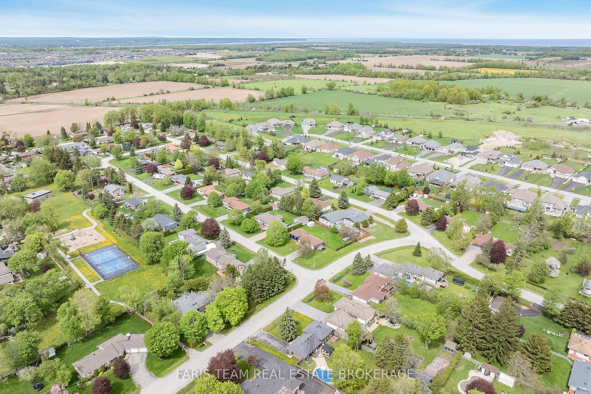 Photo 63 of 201 Parkside Crescent, Innisfil, Stroud — HOMEH