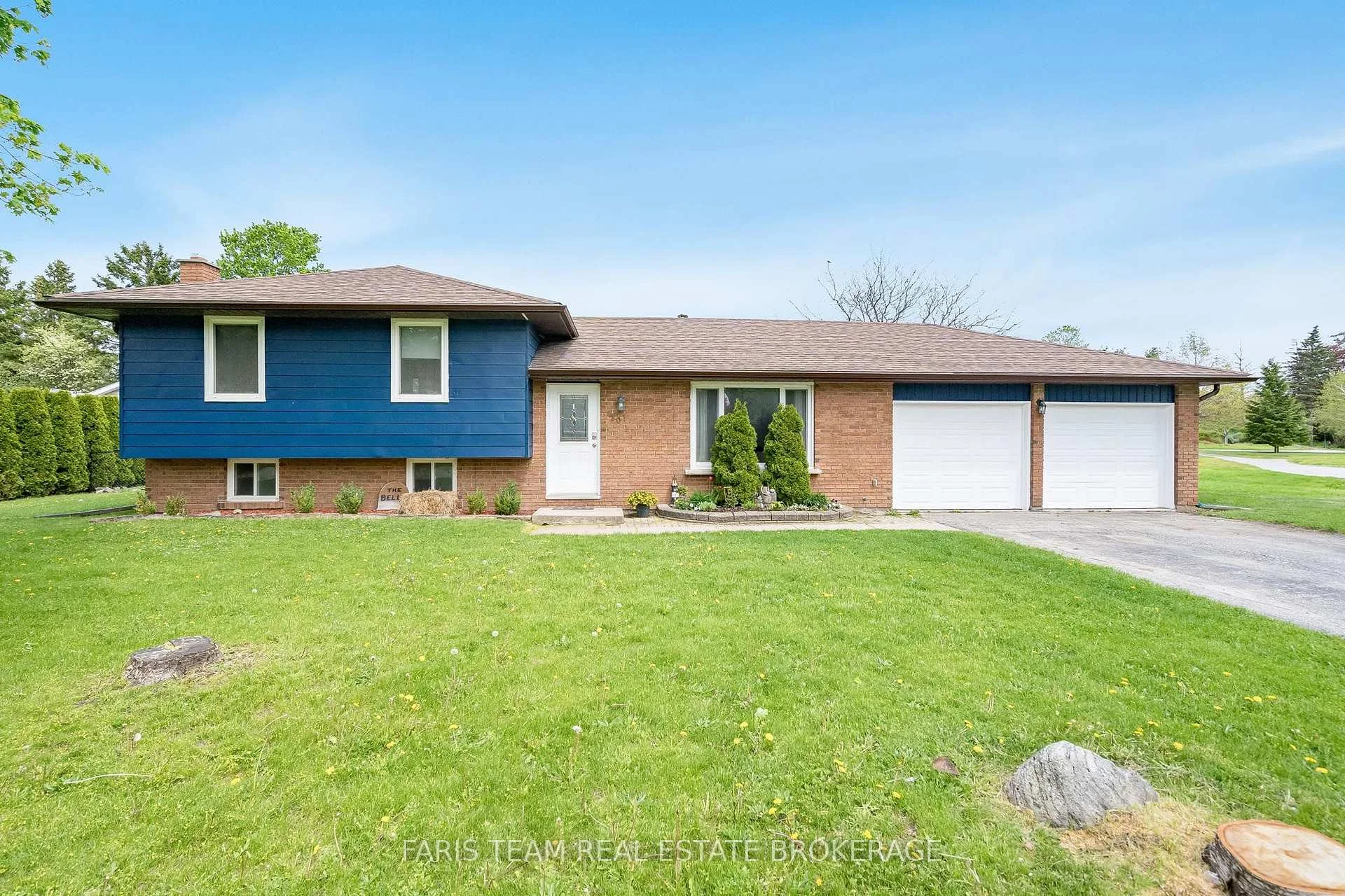 Photo 6 of 201 Parkside Crescent, Innisfil, Stroud — HOMEH