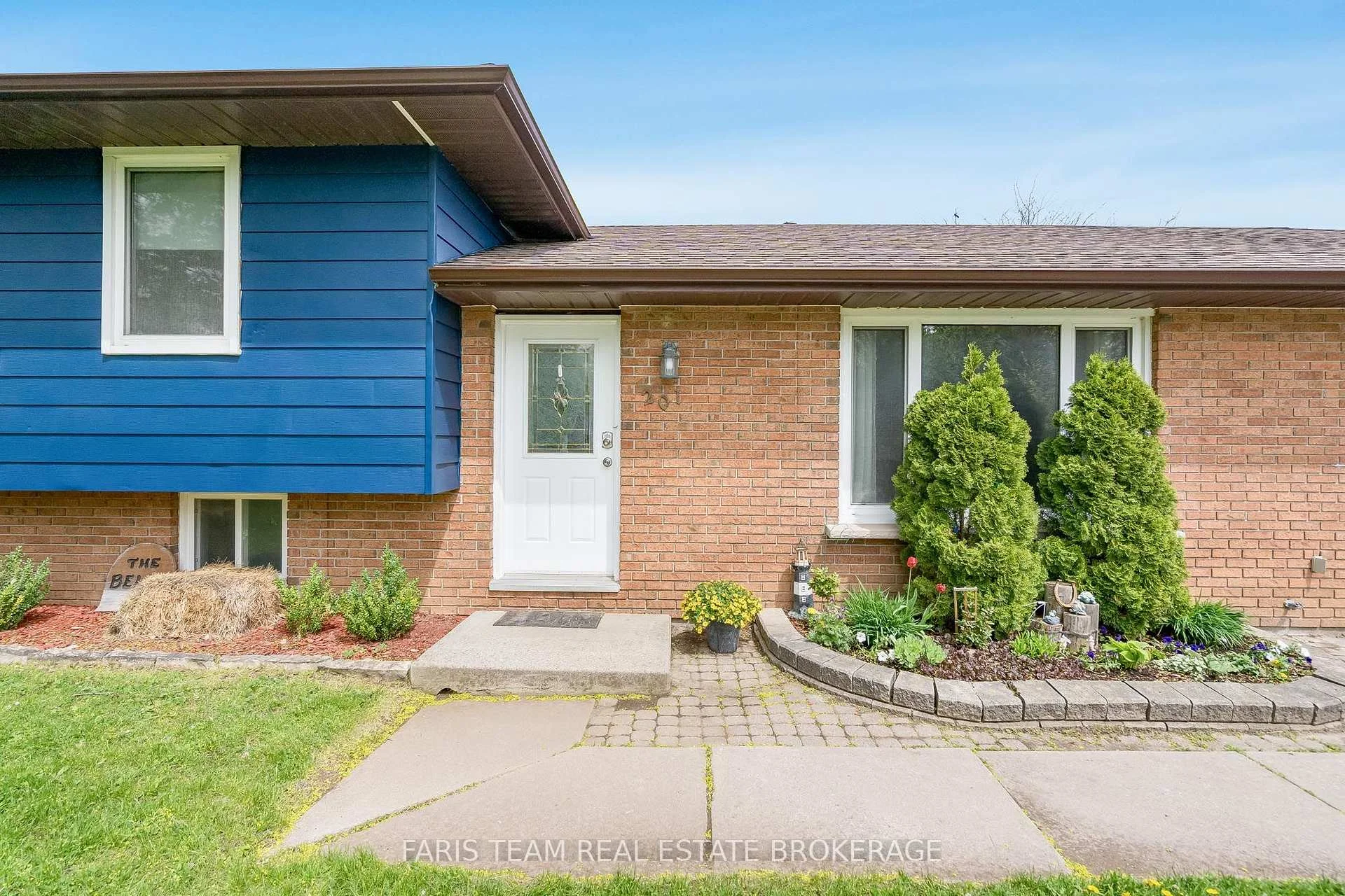 Photo 8 of 201 Parkside Crescent, Innisfil, Stroud — HOMEH