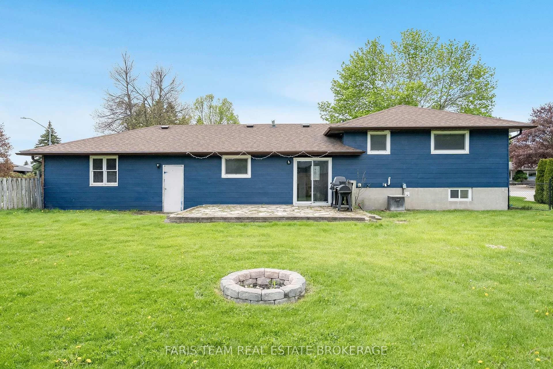 Photo 48 of 201 Parkside Crescent, Innisfil, Stroud — HOMEH