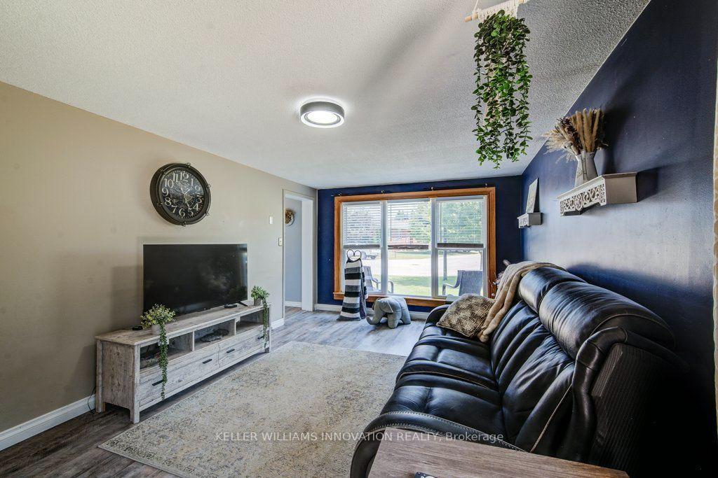 Photo 2 of 505 Briarwood Avenue, North Perth, Listowel — HOMEH