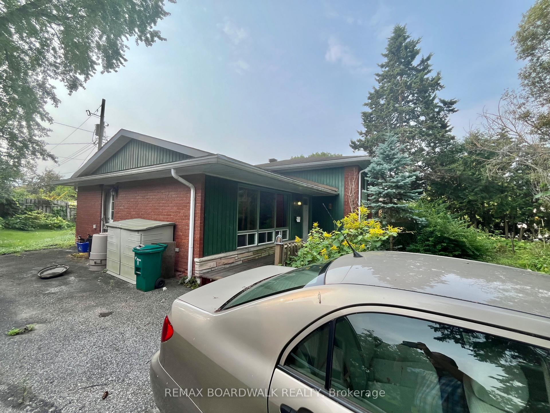 Photo 1 of 1363 Duford Drive, Ottawa, Bilberry Creek/Queenswood Heights — HOMEH