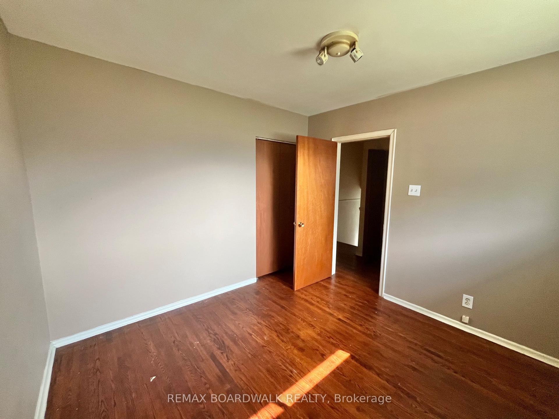 Photo 9 of 1363 Duford Drive, Ottawa, Bilberry Creek/Queenswood Heights — HOMEH