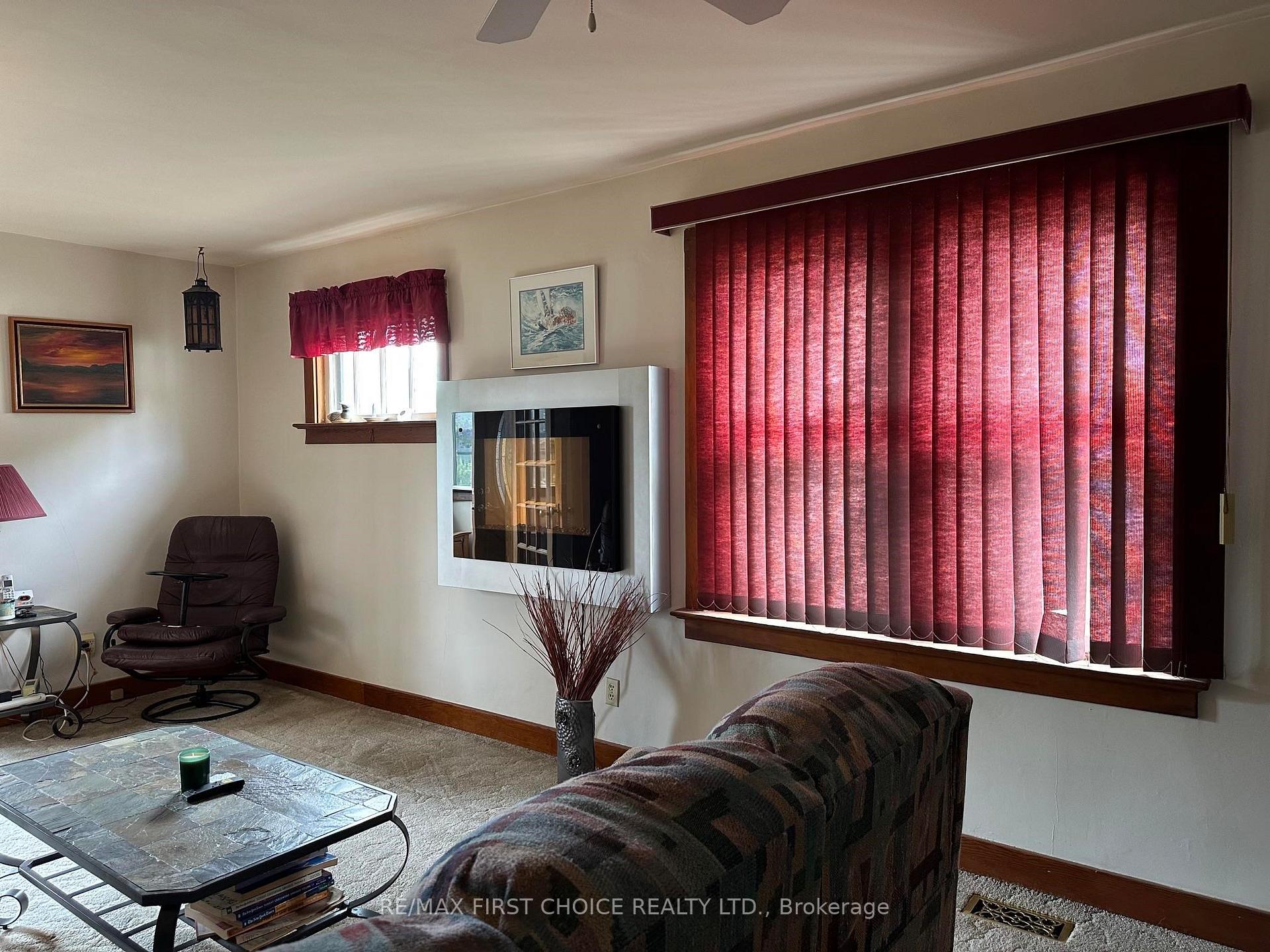 Photo 6 of 106 College Street, Thunder Bay, College Heights — HOMEH