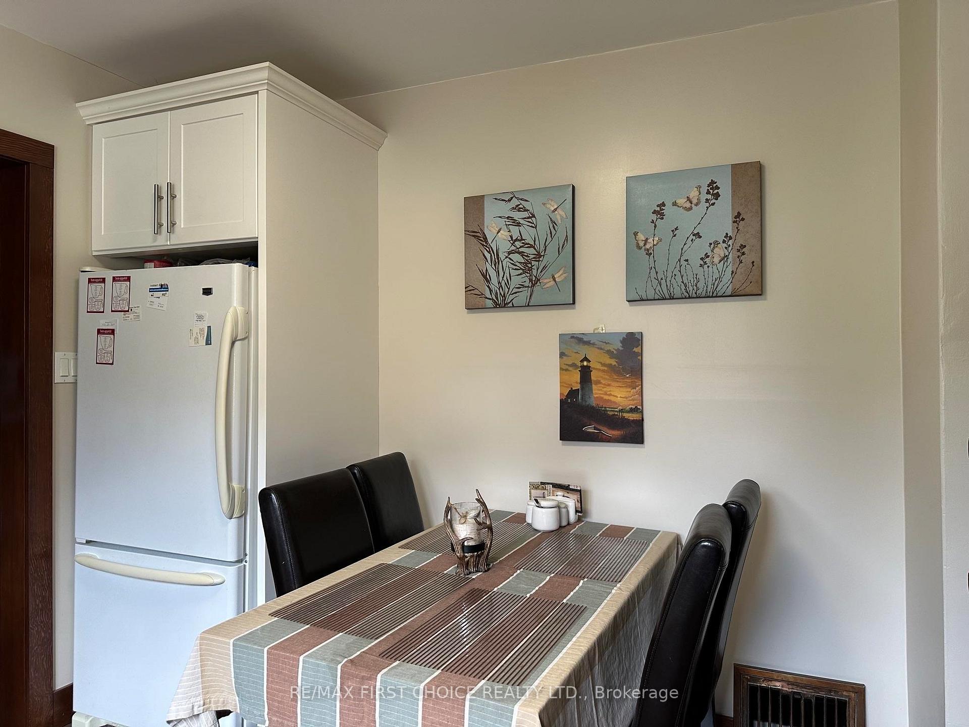 Photo 9 of 106 College Street, Thunder Bay, College Heights — HOMEH