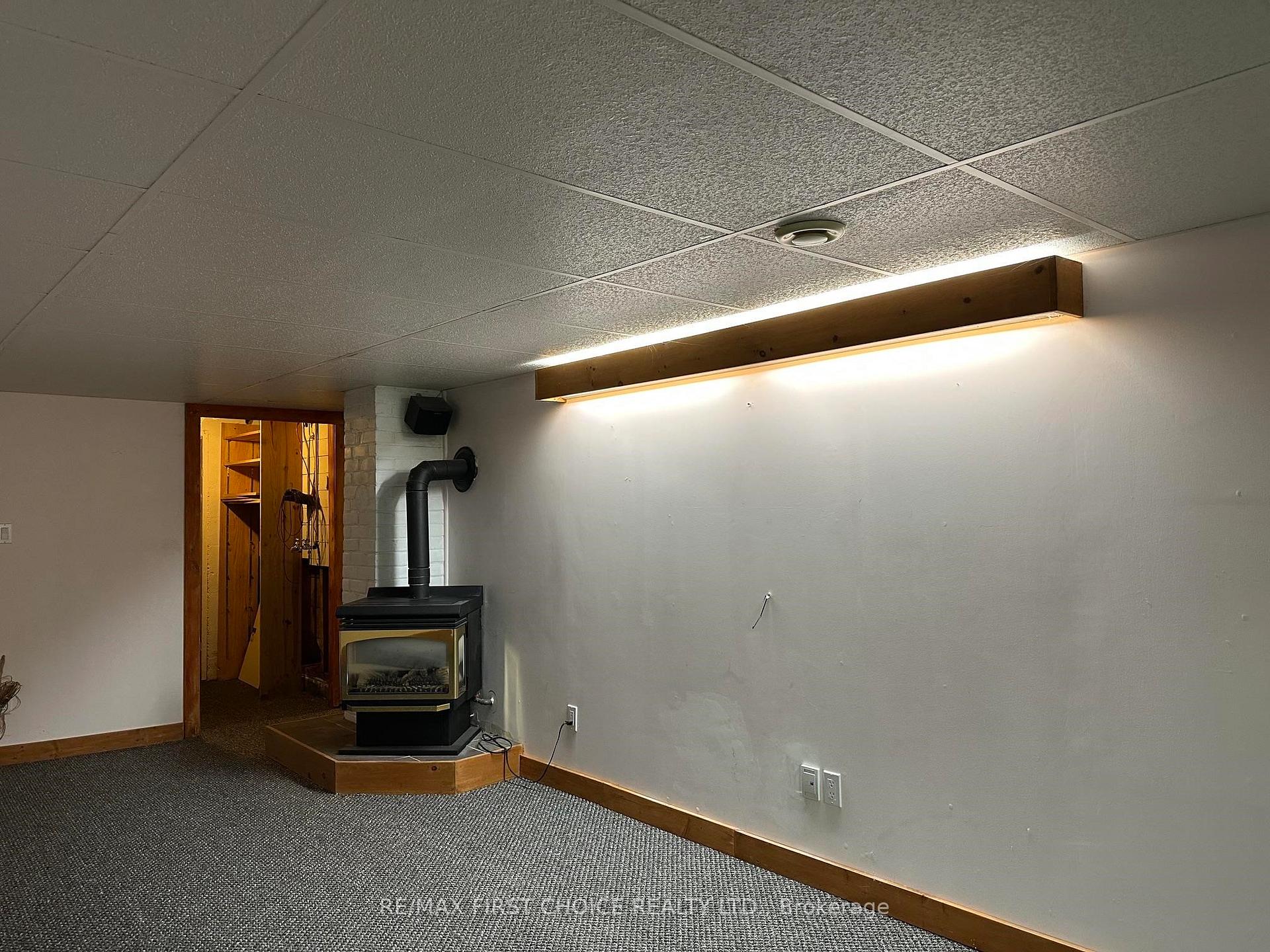 Photo 14 of 106 College Street, Thunder Bay, College Heights — HOMEH