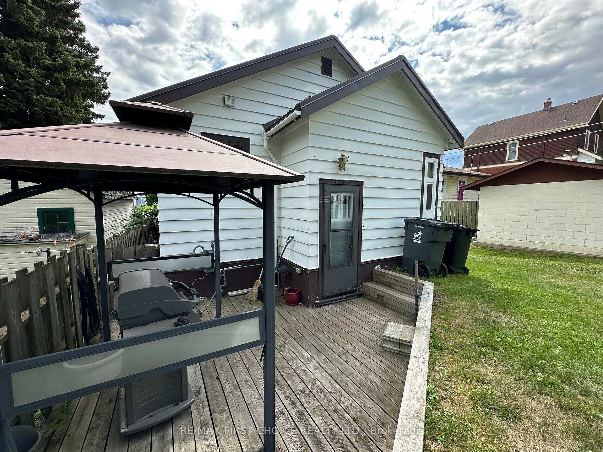 Photo 18 of 106 College Street, Thunder Bay, College Heights — HOMEH