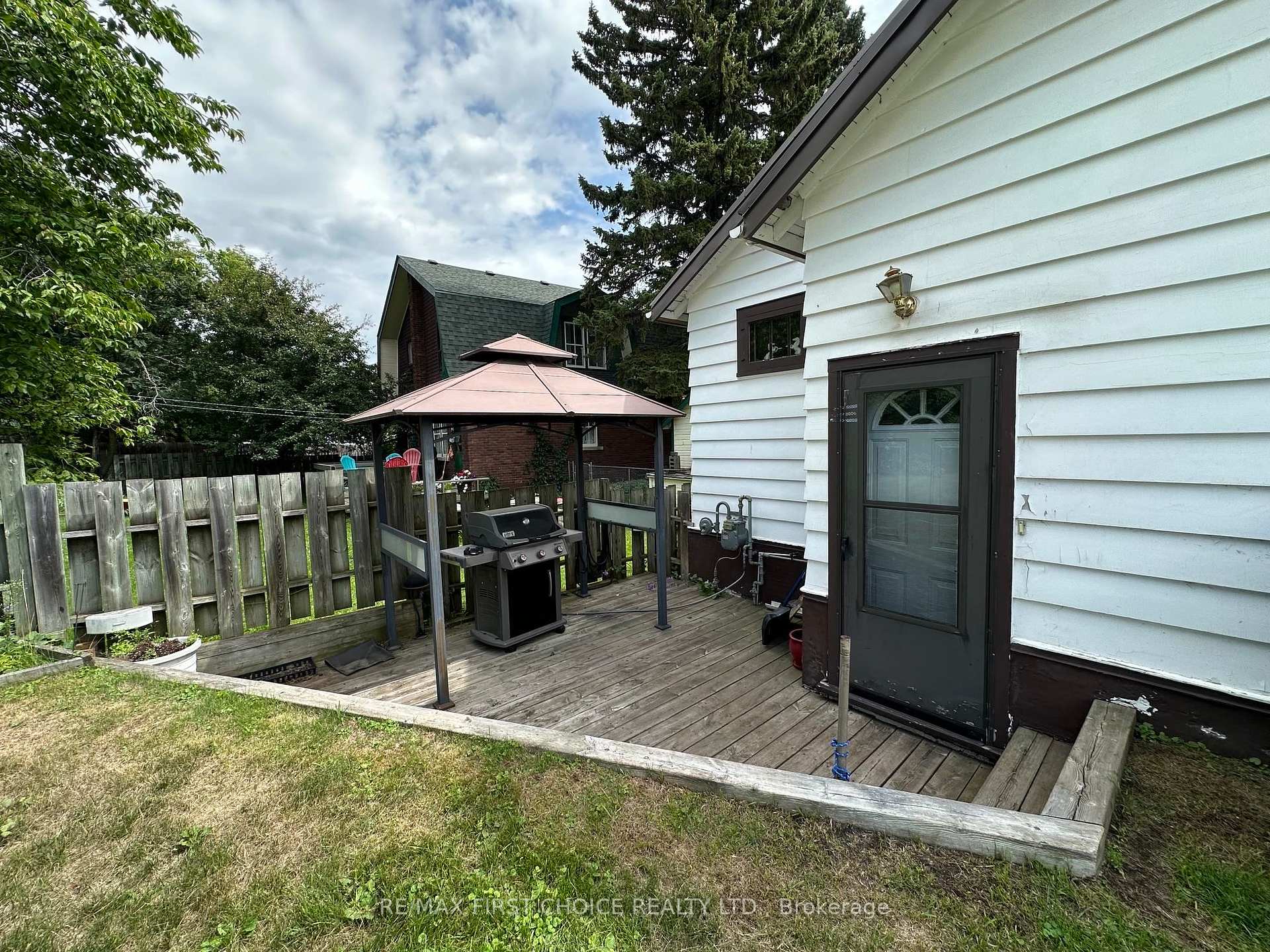 Photo 19 of 106 College Street, Thunder Bay, College Heights — HOMEH