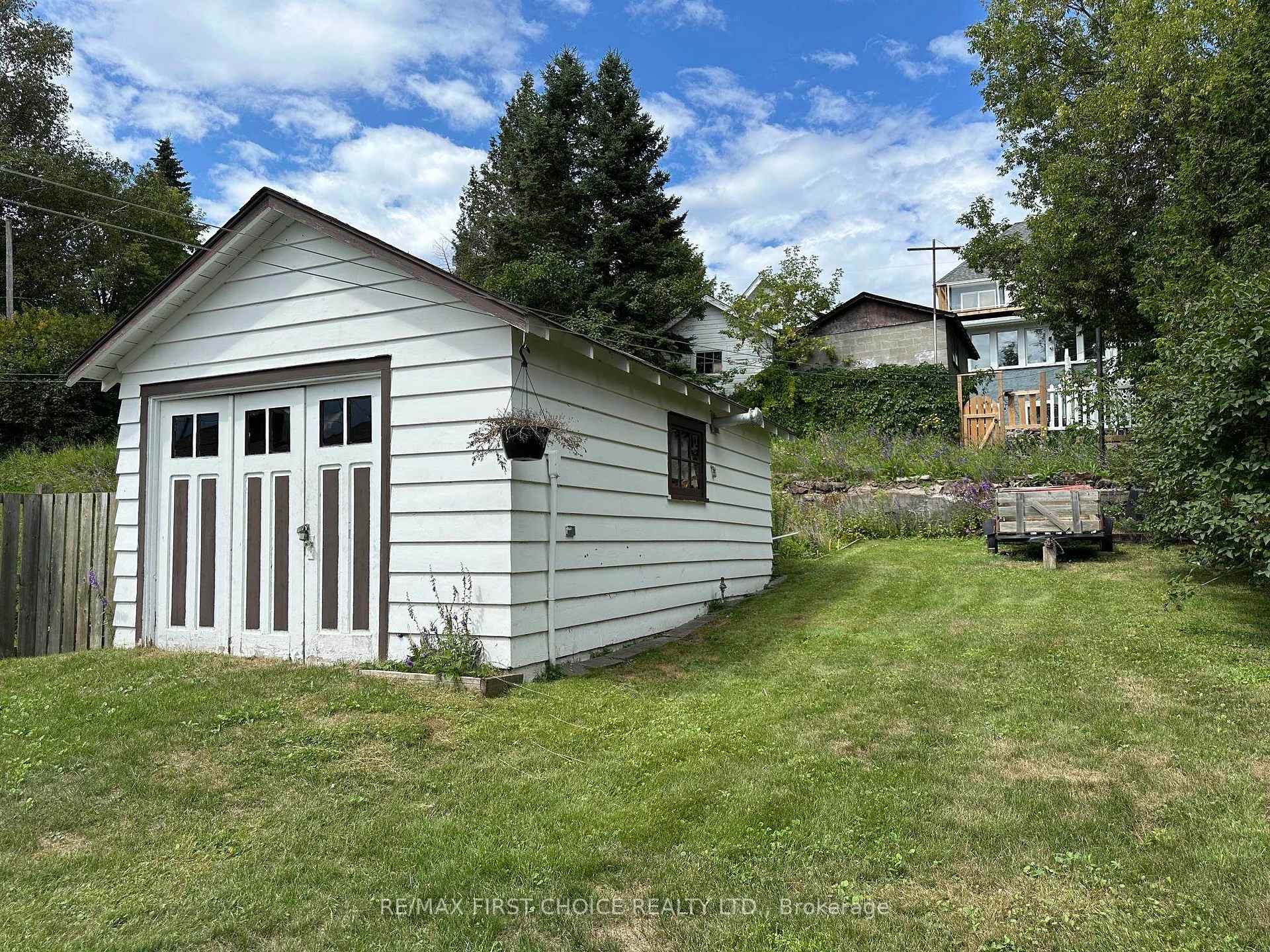 Photo 20 of 106 College Street, Thunder Bay, College Heights — HOMEH