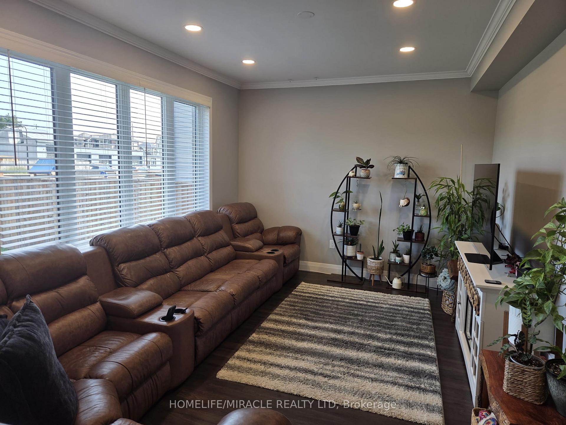 Photo 3 of 20 Esther Crescent, Thorold, Hurricane/Merrittville — HOMEH