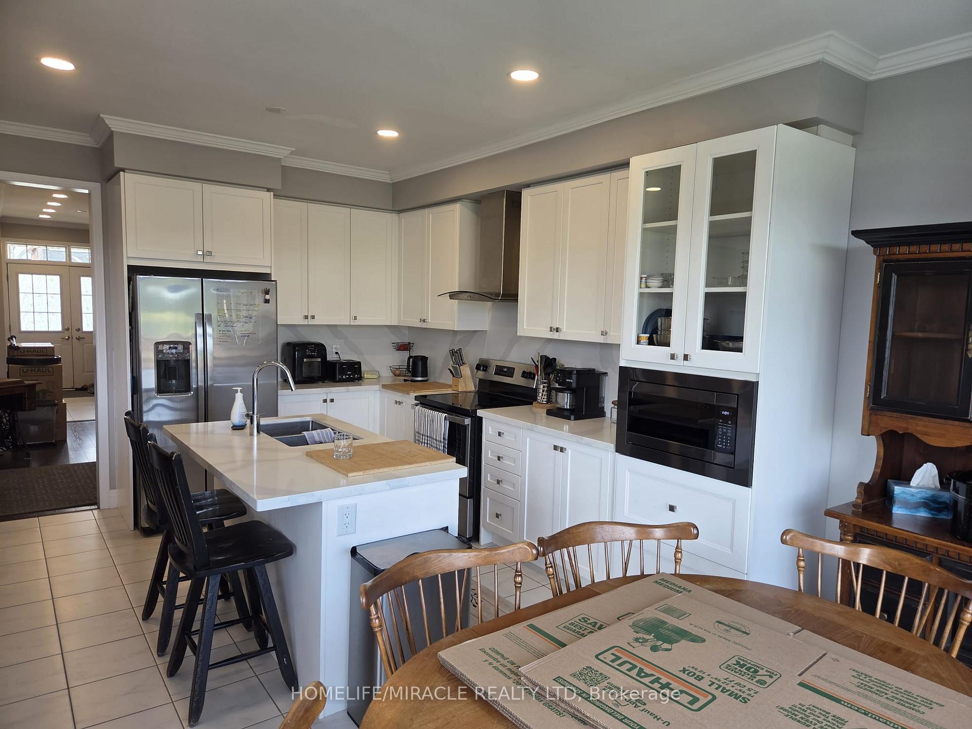 Photo 4 of 20 Esther Crescent, Thorold, Hurricane/Merrittville — HOMEH