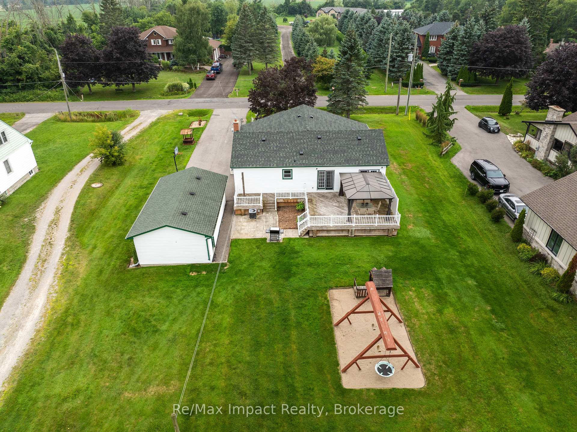 Photo 3 of 2347 Hancock Road, Clarington, Courtice — HOMEH