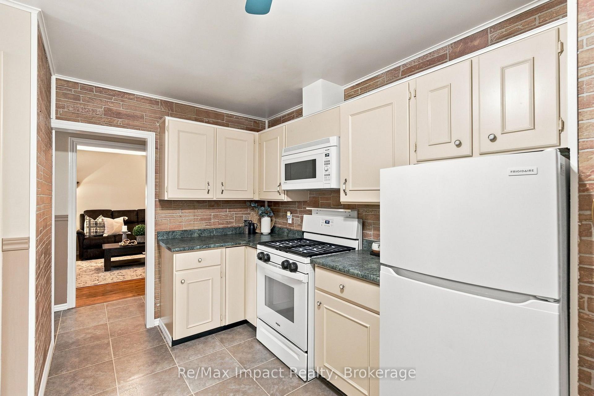 Photo 14 of 2347 Hancock Road, Clarington, Courtice — HOMEH