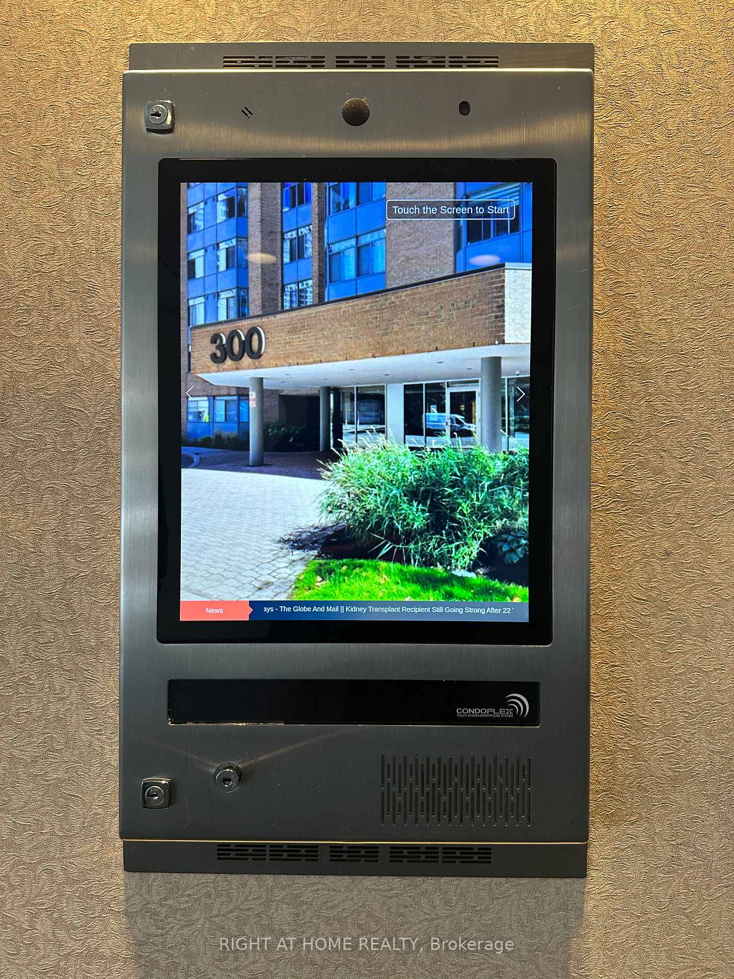 Photo 2 of Unit 1406, 300 Webb Drive, Mississauga, City Centre — HOMEH