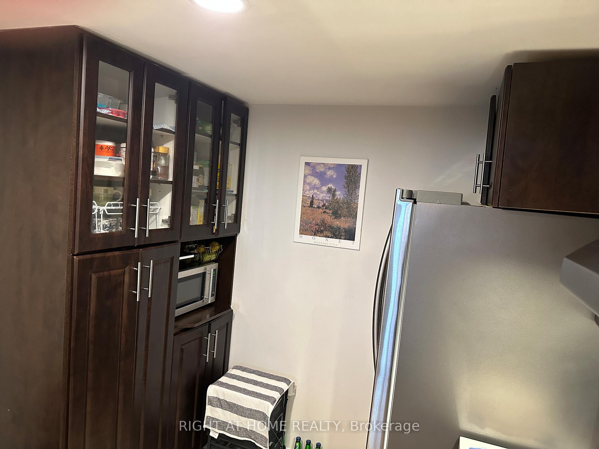 Photo 6 of Unit 1406, 300 Webb Drive, Mississauga, City Centre — HOMEH