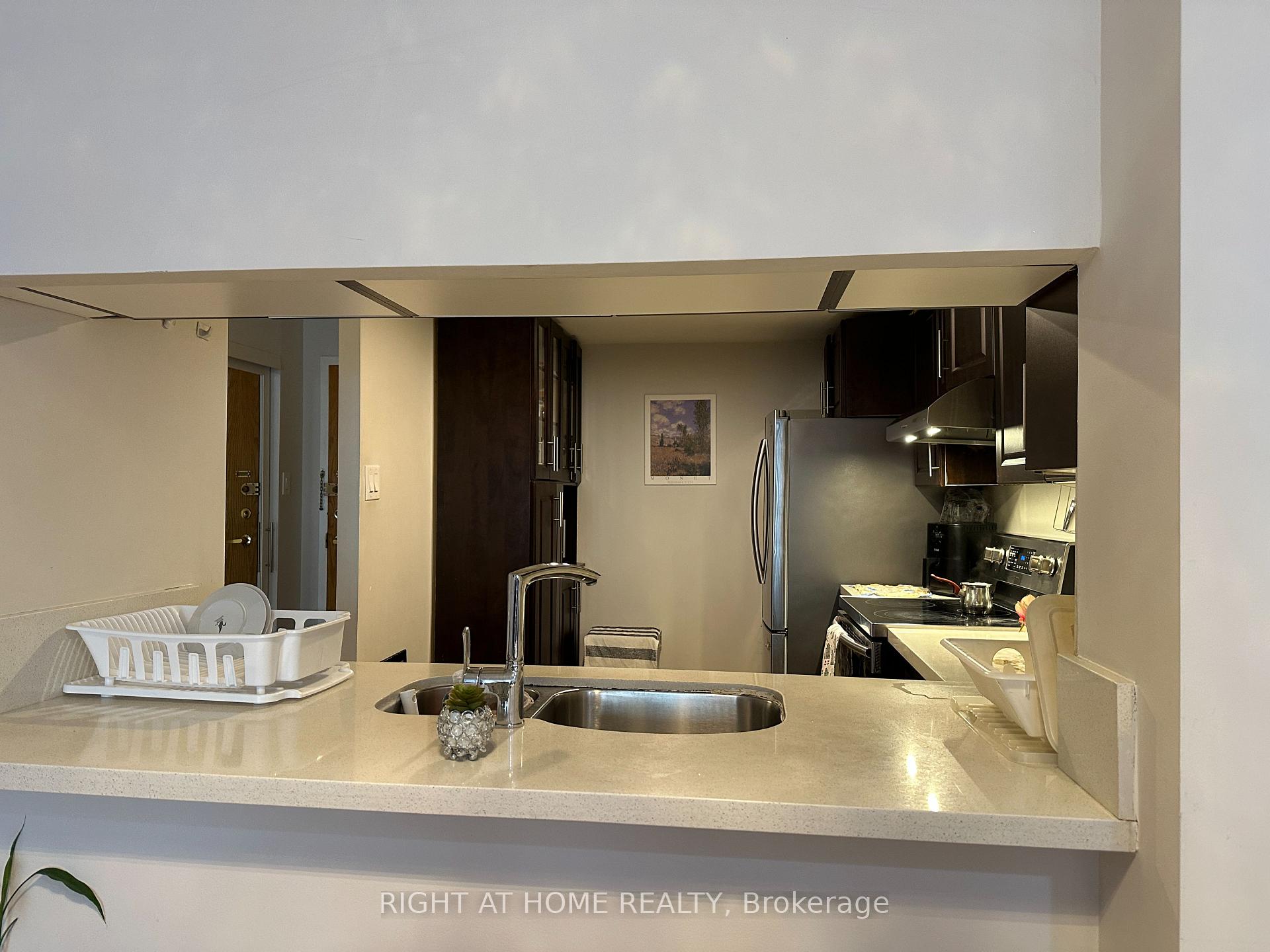 Photo 9 of Unit 1406, 300 Webb Drive, Mississauga, City Centre — HOMEH