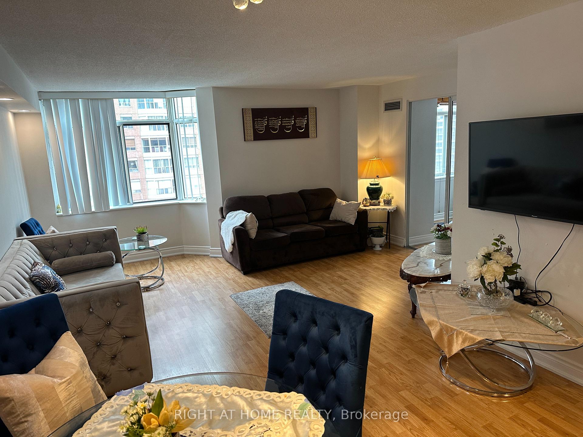Photo 13 of Unit 1406, 300 Webb Drive, Mississauga, City Centre — HOMEH