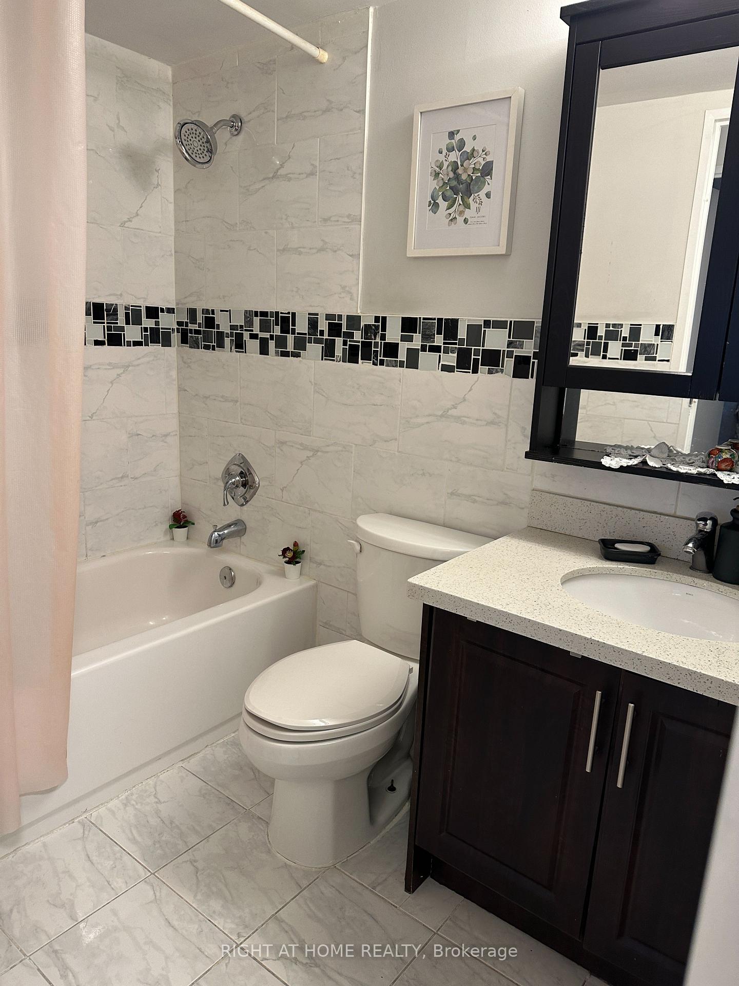 Photo 18 of Unit 1406, 300 Webb Drive, Mississauga, City Centre — HOMEH