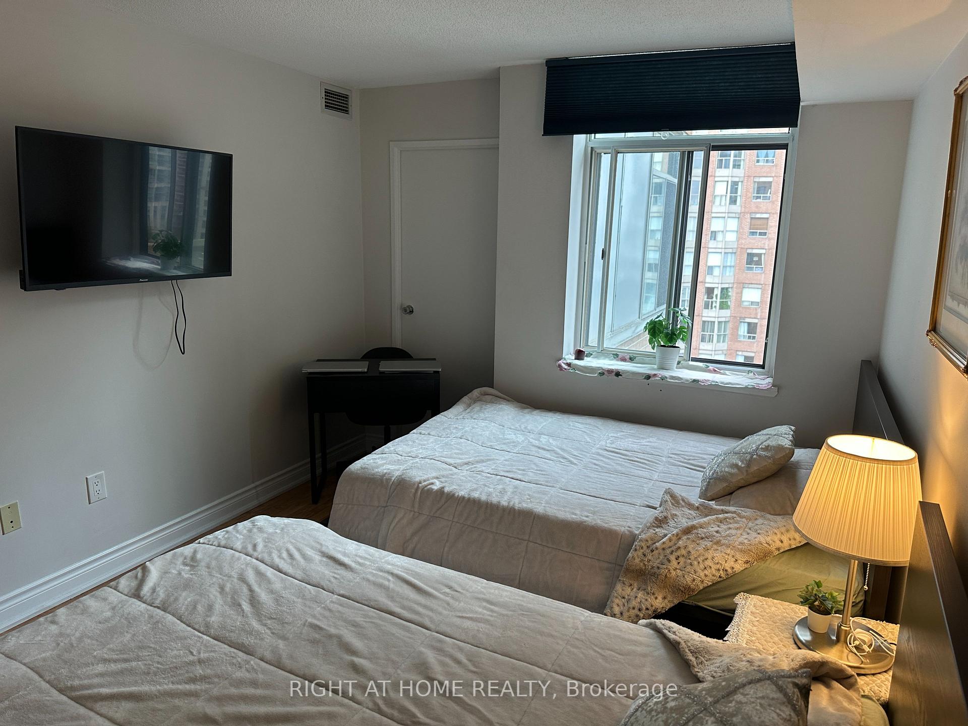 Photo 20 of Unit 1406, 300 Webb Drive, Mississauga, City Centre — HOMEH