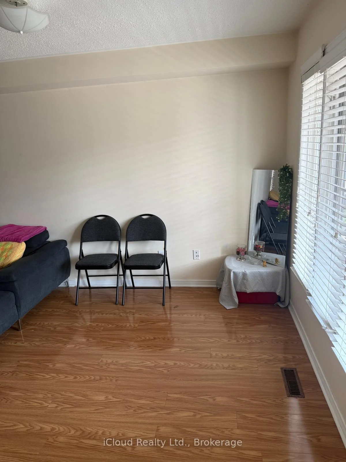 Photo 4 of 5 Flatlands Way, Brampton, Sandringham-Wellington — HOMEH