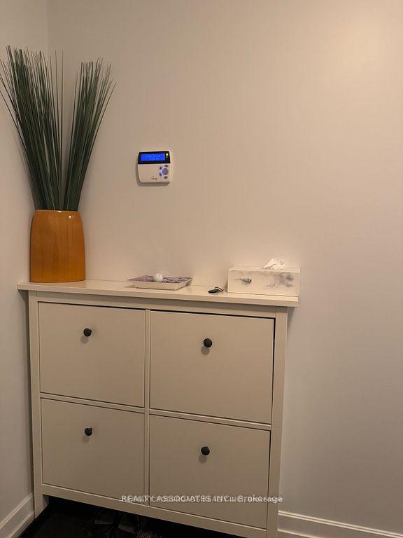 Photo 6 of Unit 510, 377 Madison Avenue, Toronto, Casa Loma — HOMEH