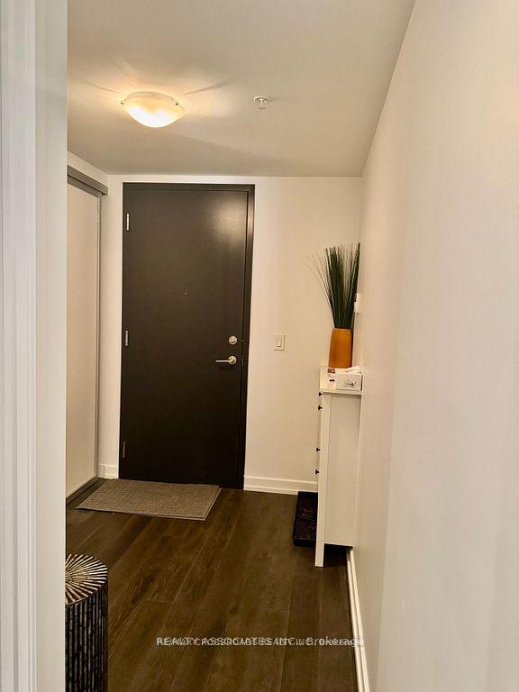 Photo 14 of Unit 510, 377 Madison Avenue, Toronto, Casa Loma — HOMEH