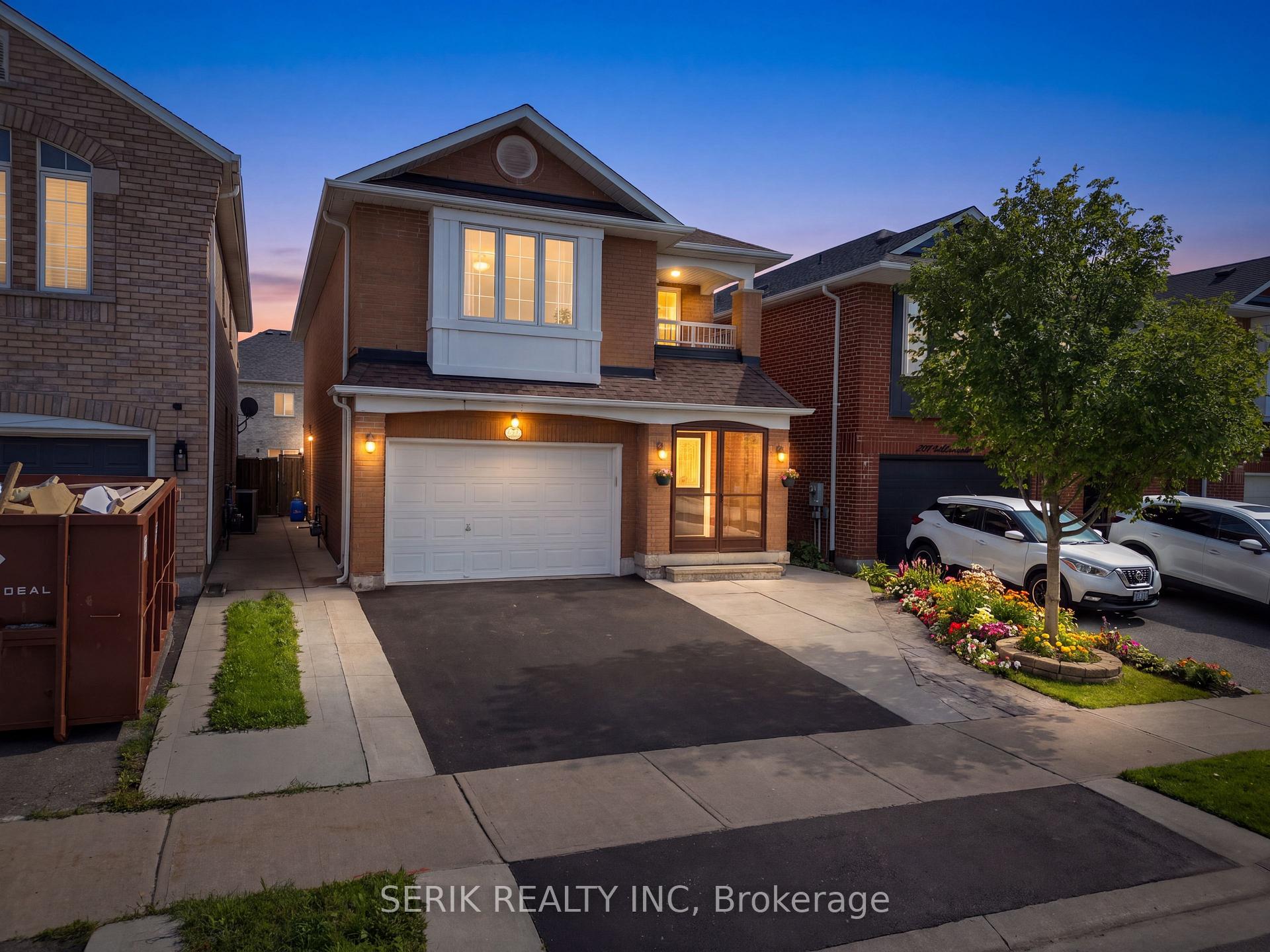 Photo 2 of 152 Monteith Crescent, Vaughan, Maple — HOMEH