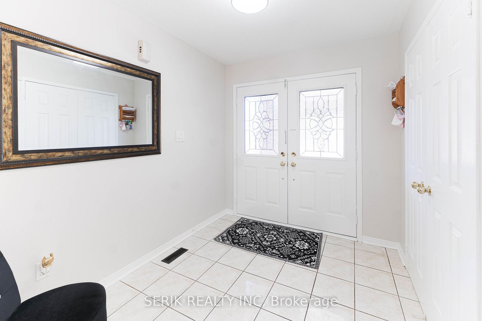 Photo 6 of 152 Monteith Crescent, Vaughan, Maple — HOMEH